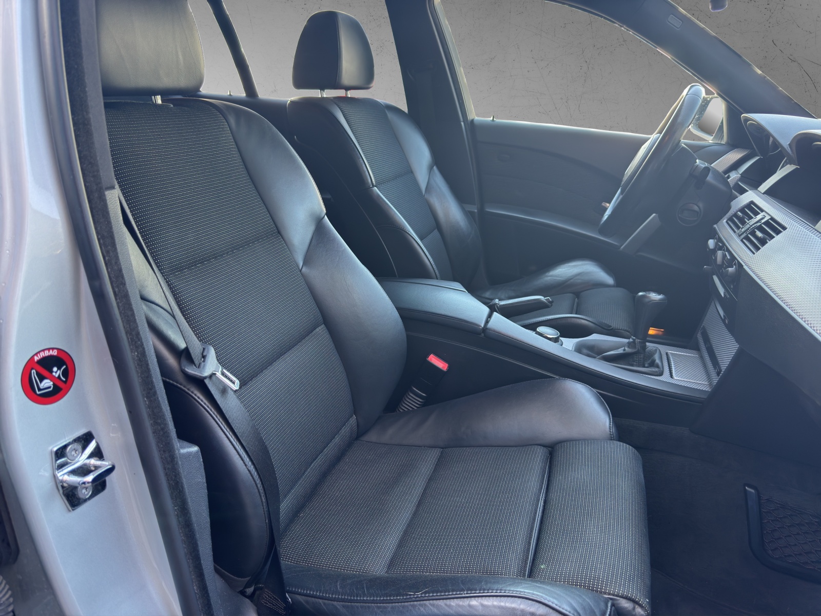 BMW 530xi Touring-image-11