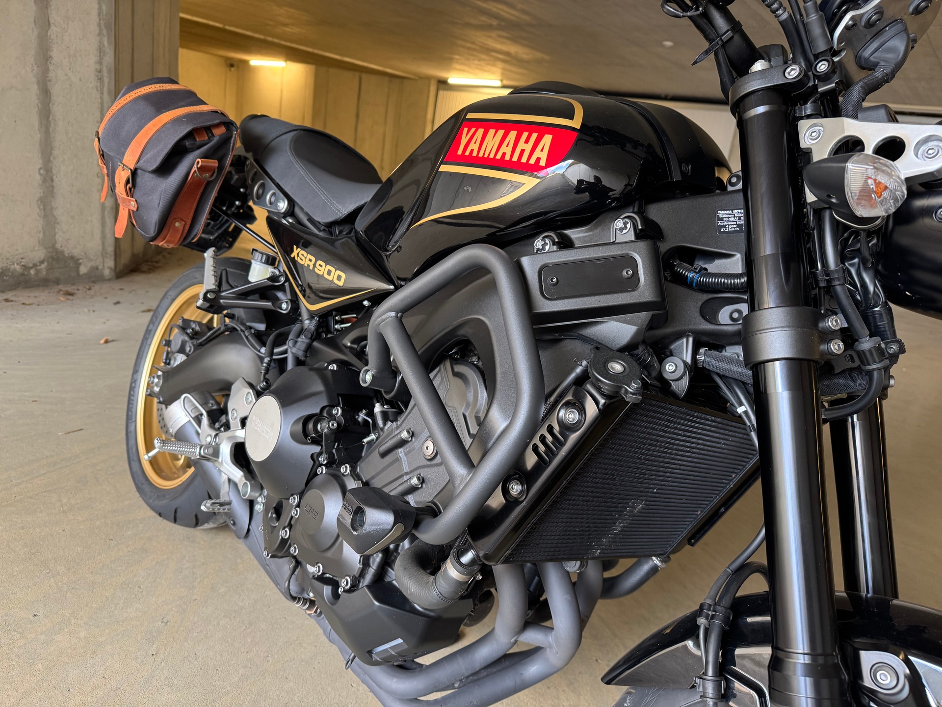 YAMAHA XSR 900 80 Black (ab MFK)-image-5
