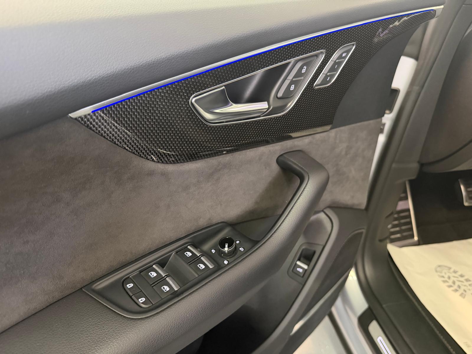AUDI SQ8 TFSI quattro tiptronic-image-17