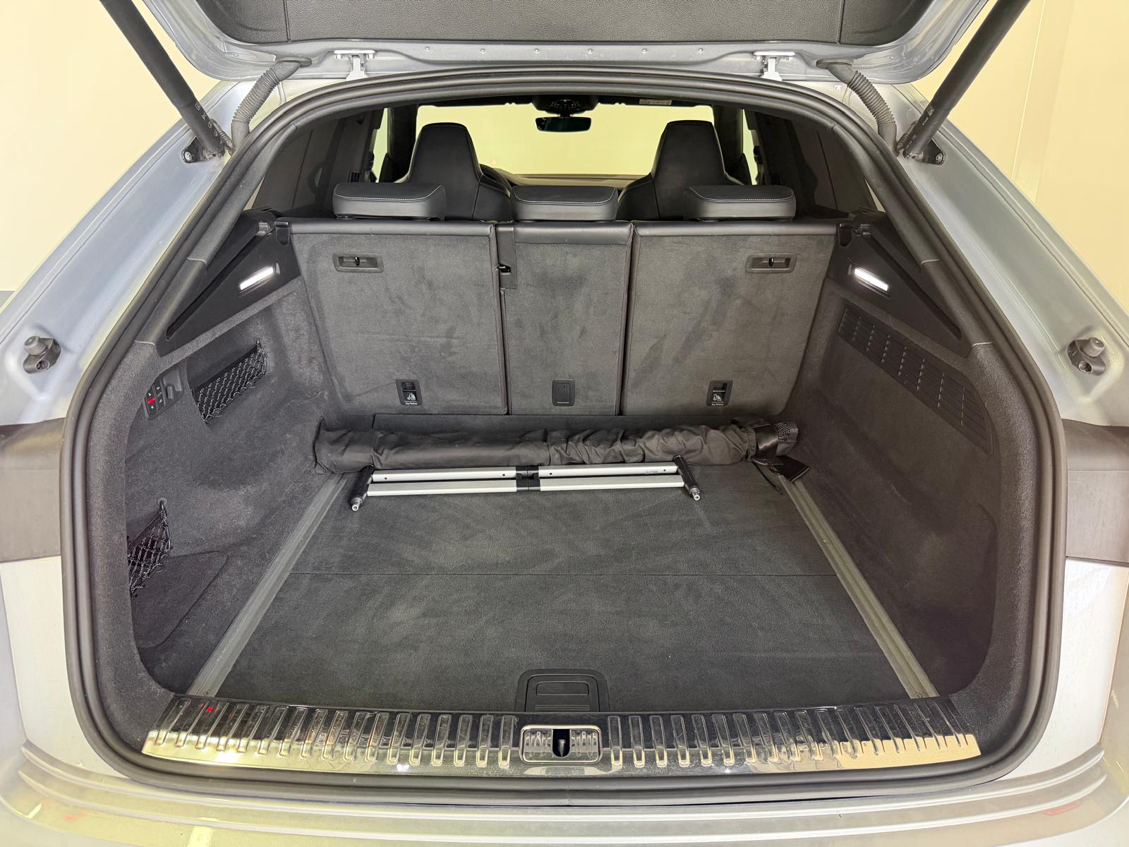 AUDI SQ8 TFSI quattro tiptronic-image-13