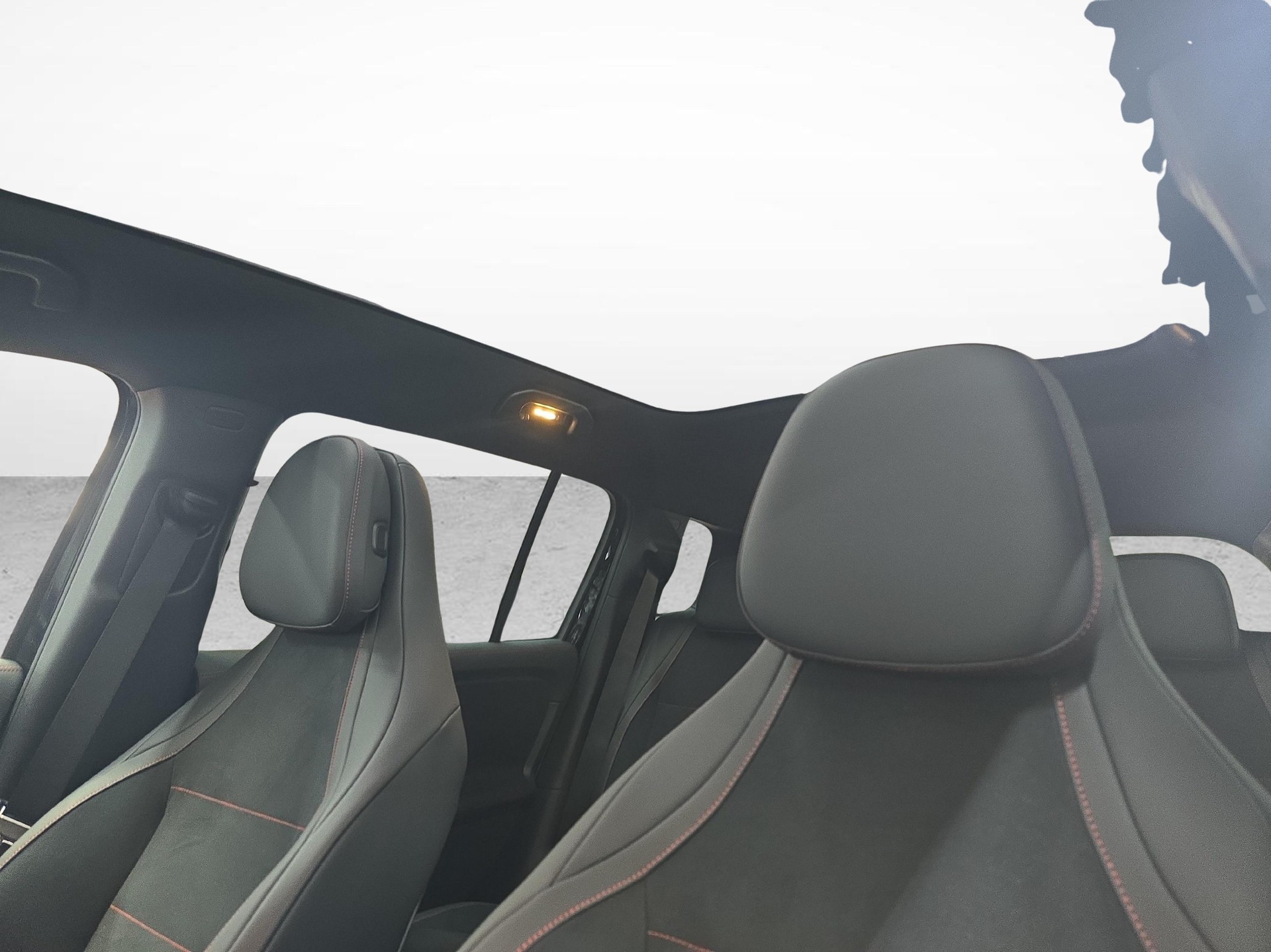 MERCEDES-BENZ GLB 220 4MATIC AMG Line-image-8