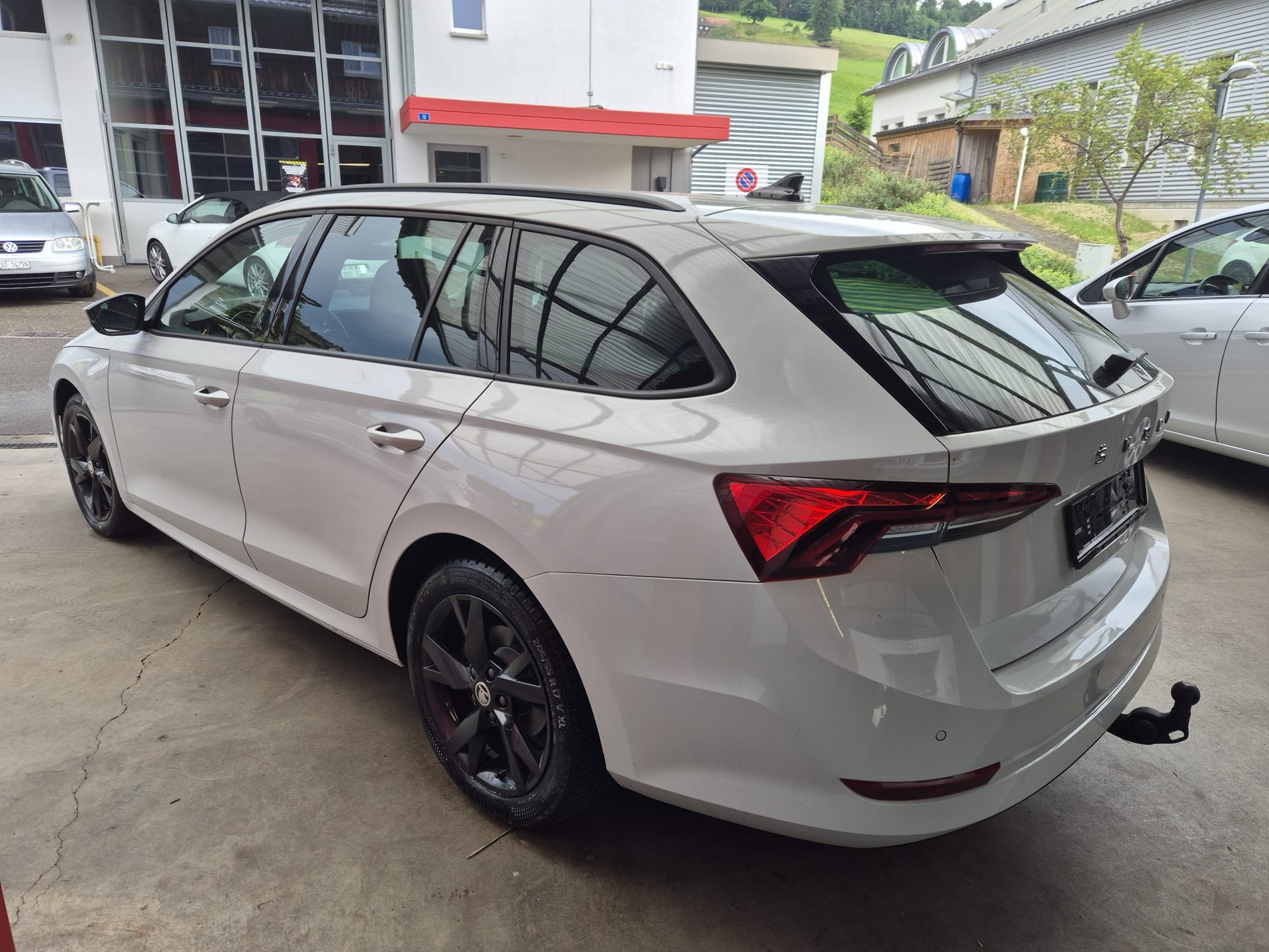 SKODA Octavia Combi 2.0 TDI DSG Ambition 4x4-image-2