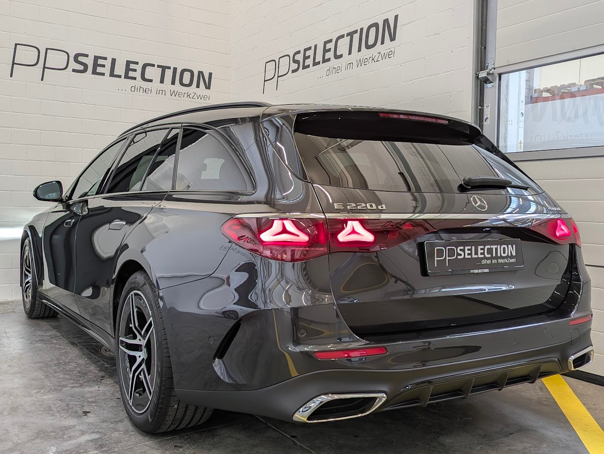 MERCEDES-BENZ E 220 d AMG Line 4Matic Kombi*NEUES MODELL WERKSGAR ASSISTS+ AHK 2'100KG MBUX-NAVI CAM NIGHT-PACK*-image-31