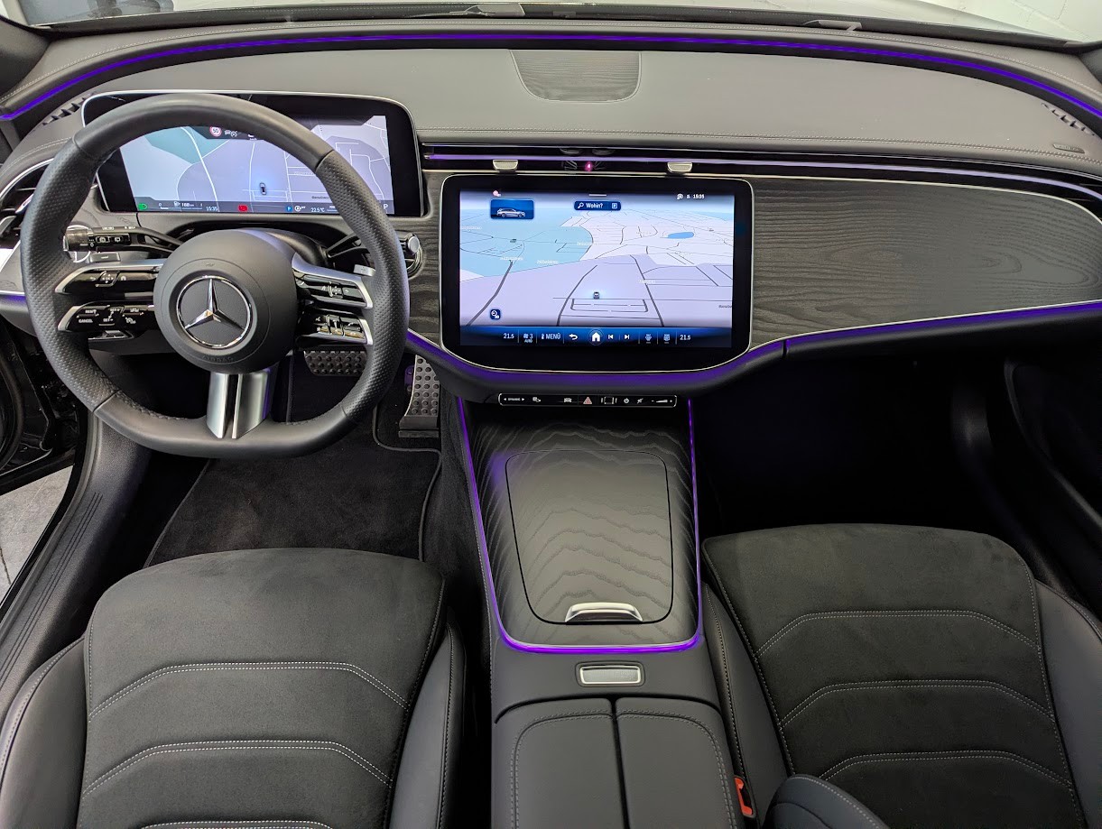 MERCEDES-BENZ E 220 d AMG Line 4Matic Kombi*NEUES MODELL WERKSGAR ASSISTS+ AHK 2'100KG MBUX-NAVI CAM NIGHT-PACK*-image-25