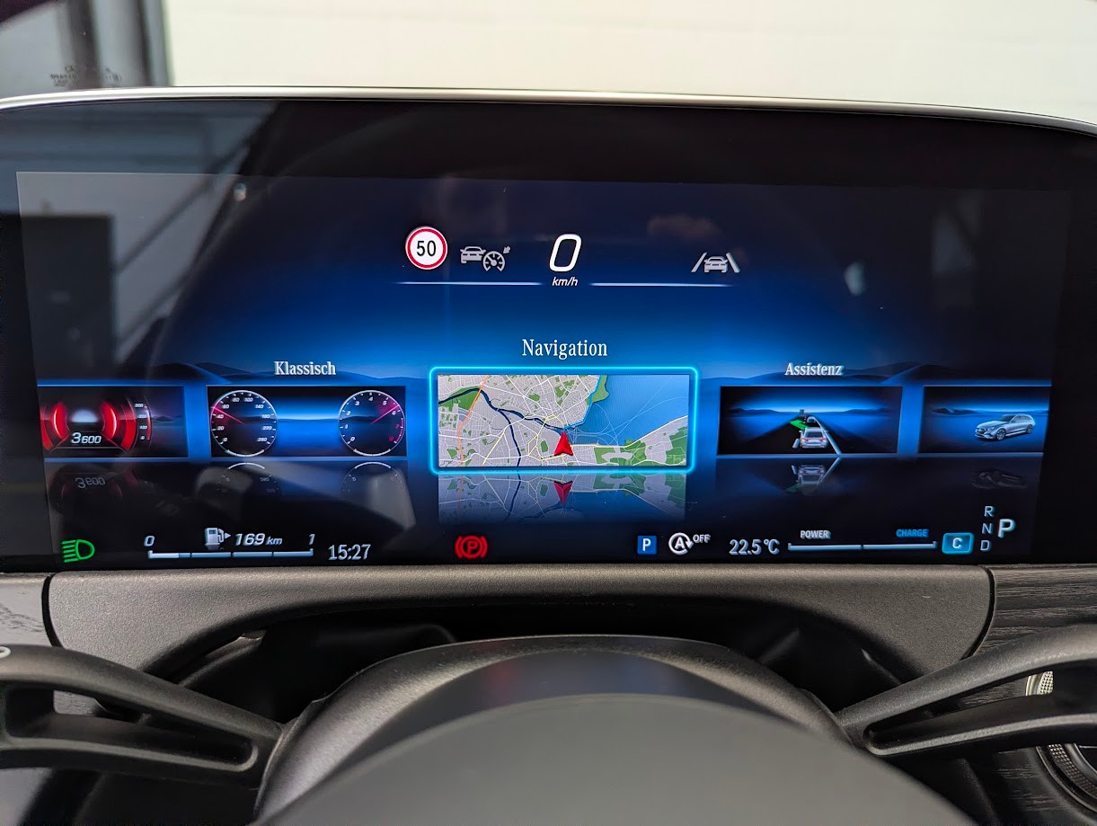 MERCEDES-BENZ E 220 d AMG Line 4Matic Kombi*NEUES MODELL WERKSGAR ASSISTS+ AHK 2'100KG MBUX-NAVI CAM NIGHT-PACK*-image-6