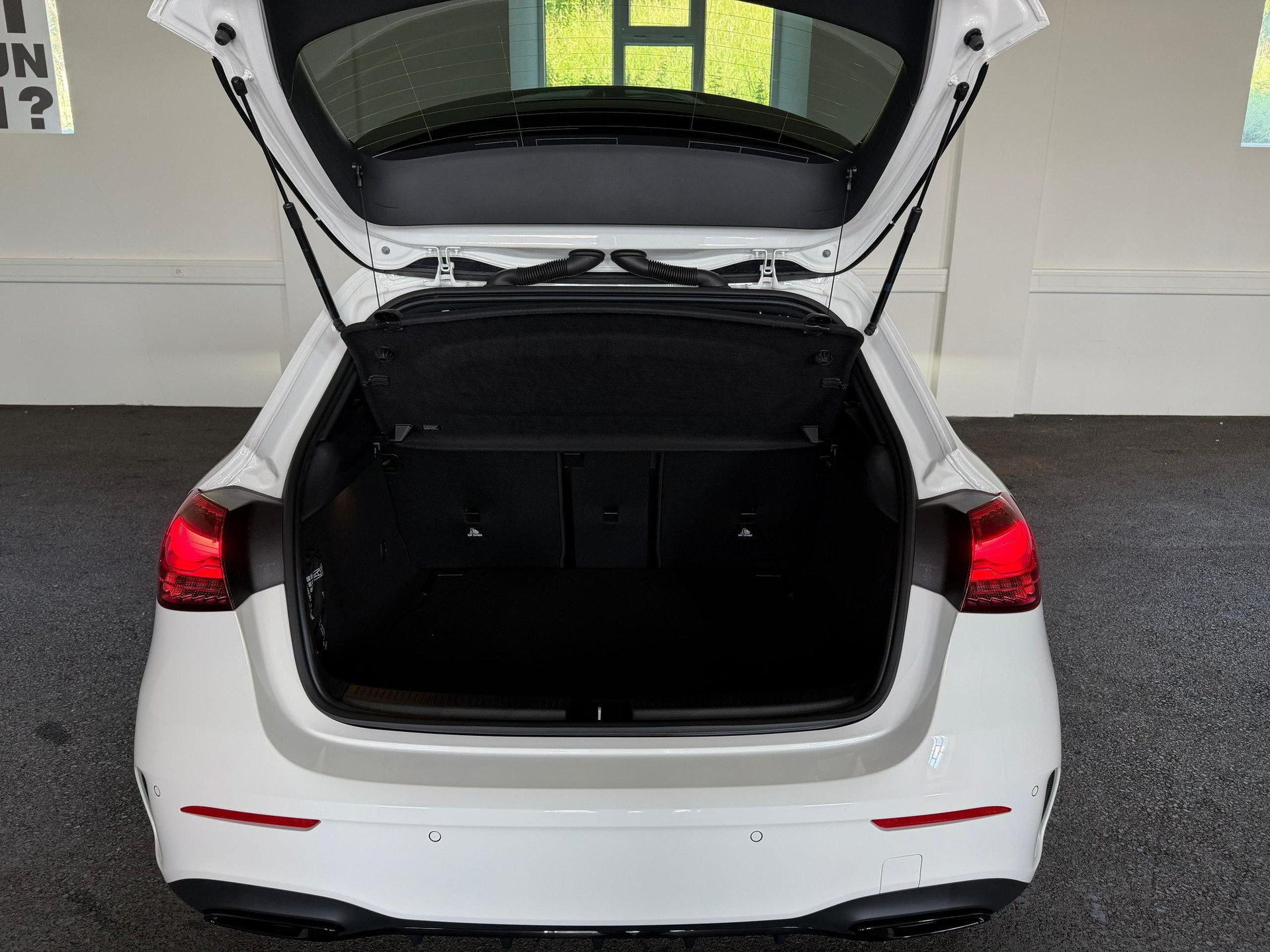 MERCEDES-BENZ A 220 4Matic 8G-DCT-image-9