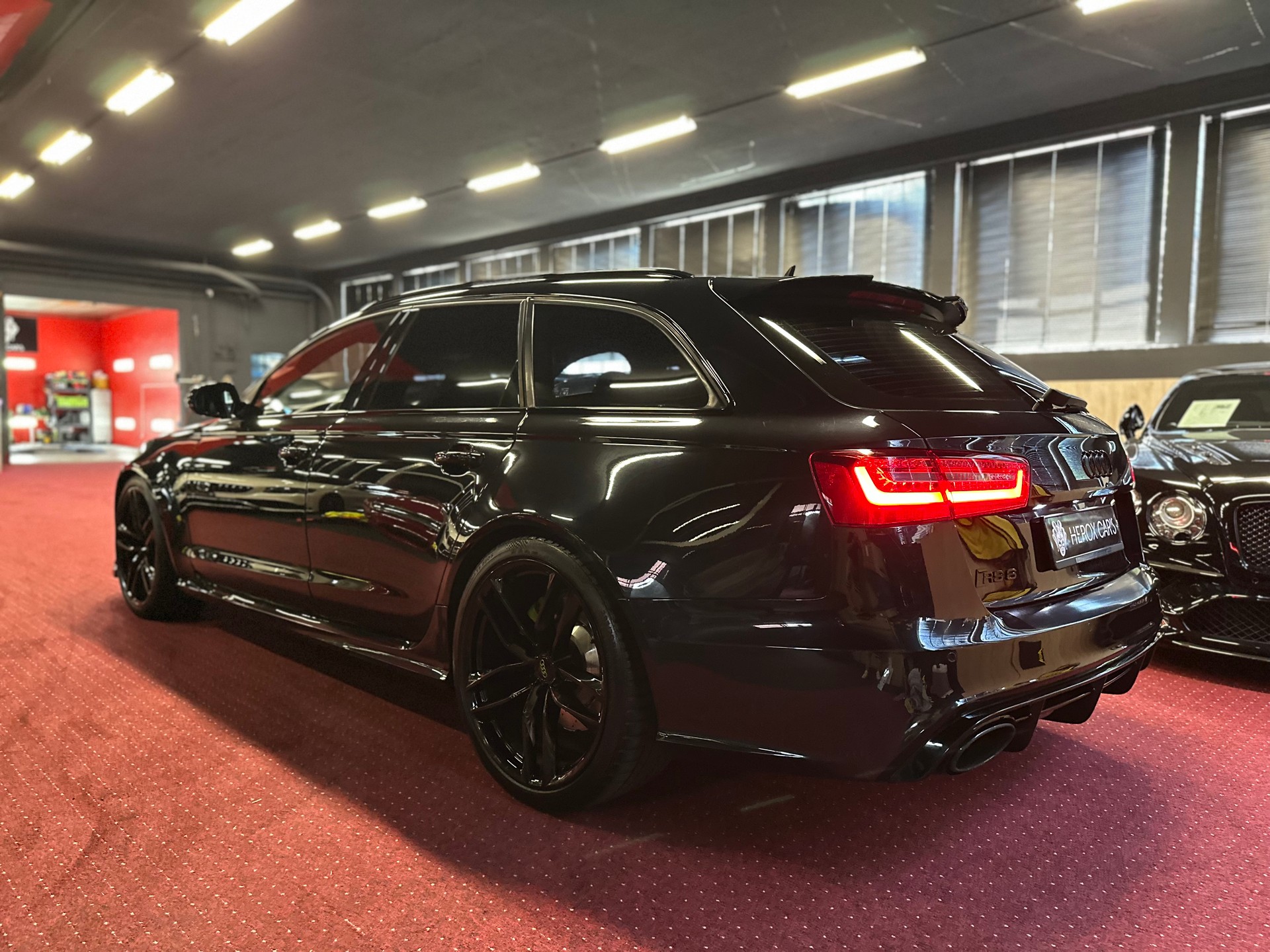 AUDI RS6 Avant 4.0 TFSI V8 quattro Tiptronic / ** Frisch ab MFK & Service **-image-15