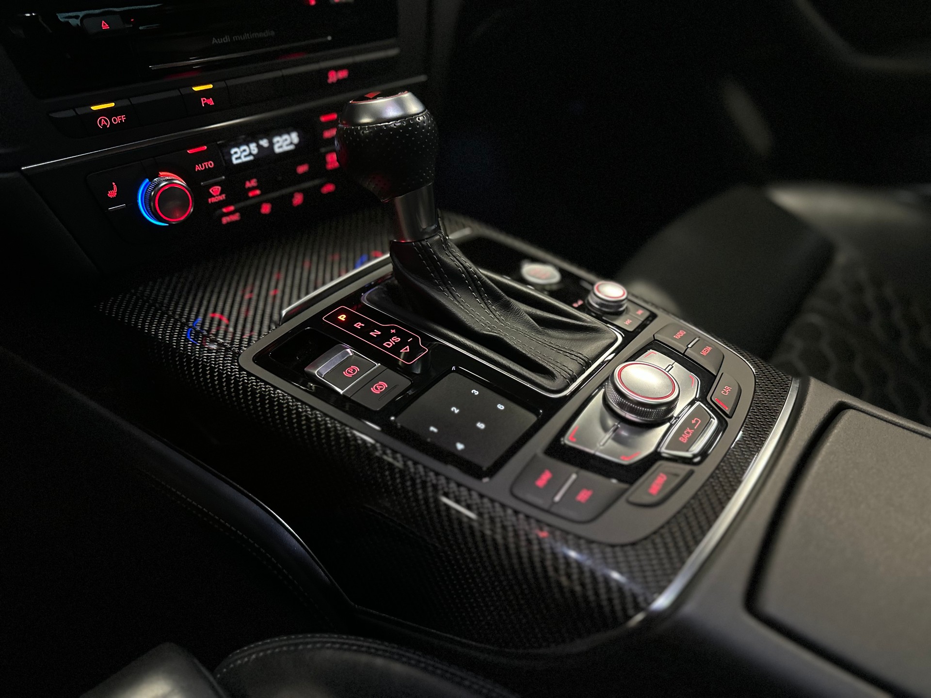 AUDI RS6 Avant 4.0 TFSI V8 quattro Tiptronic / ** Frisch ab MFK & Service **-image-20