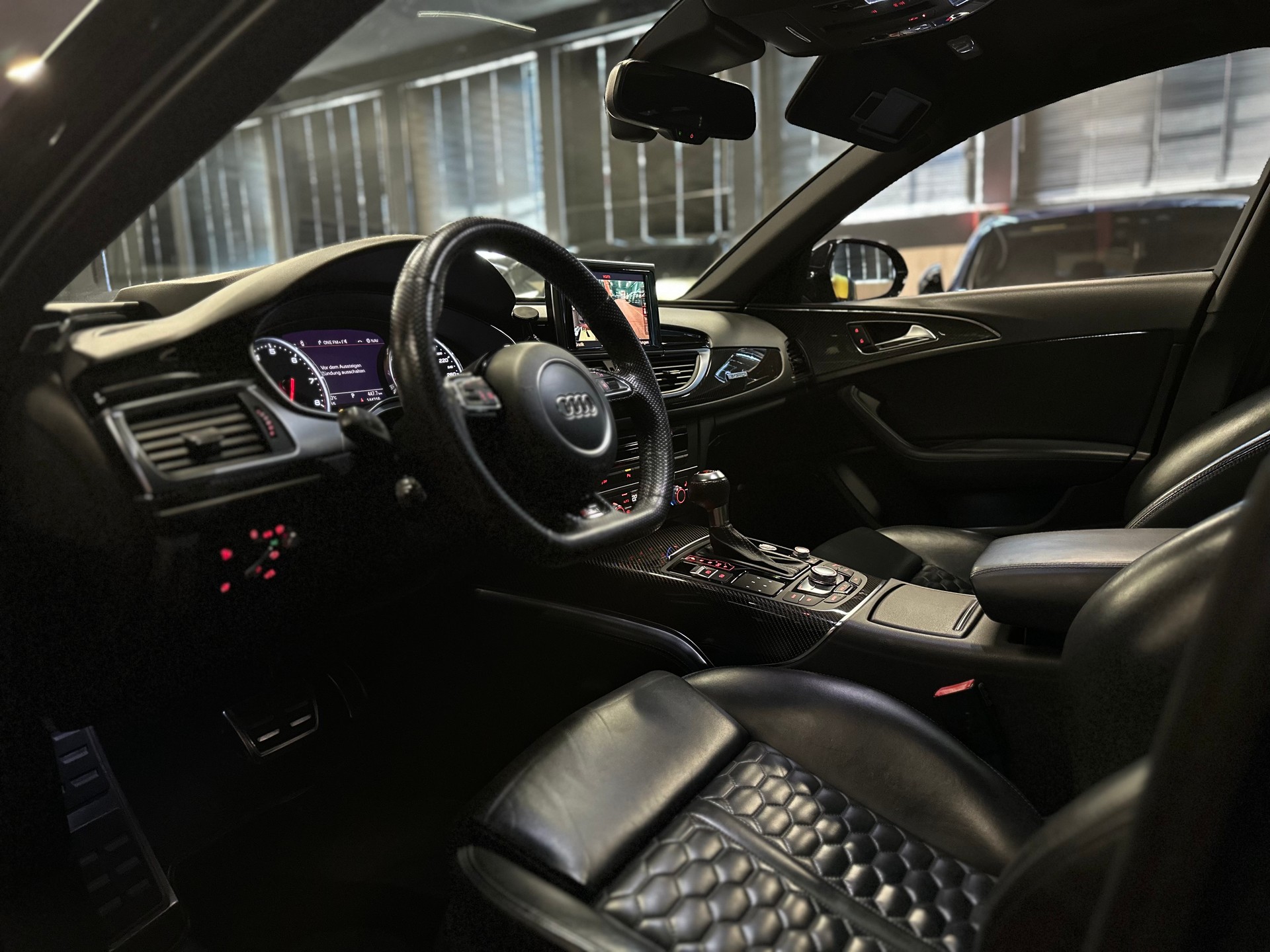 AUDI RS6 Avant 4.0 TFSI V8 quattro Tiptronic / ** Frisch ab MFK & Service **-image-18