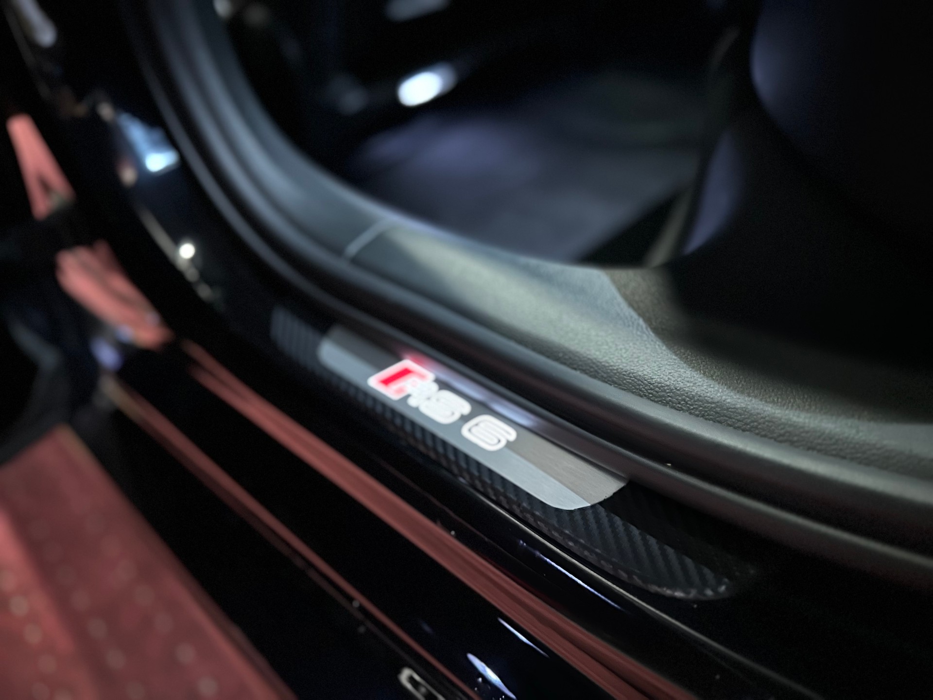 AUDI RS6 Avant 4.0 TFSI V8 quattro Tiptronic / ** Frisch ab MFK & Service **-image-25