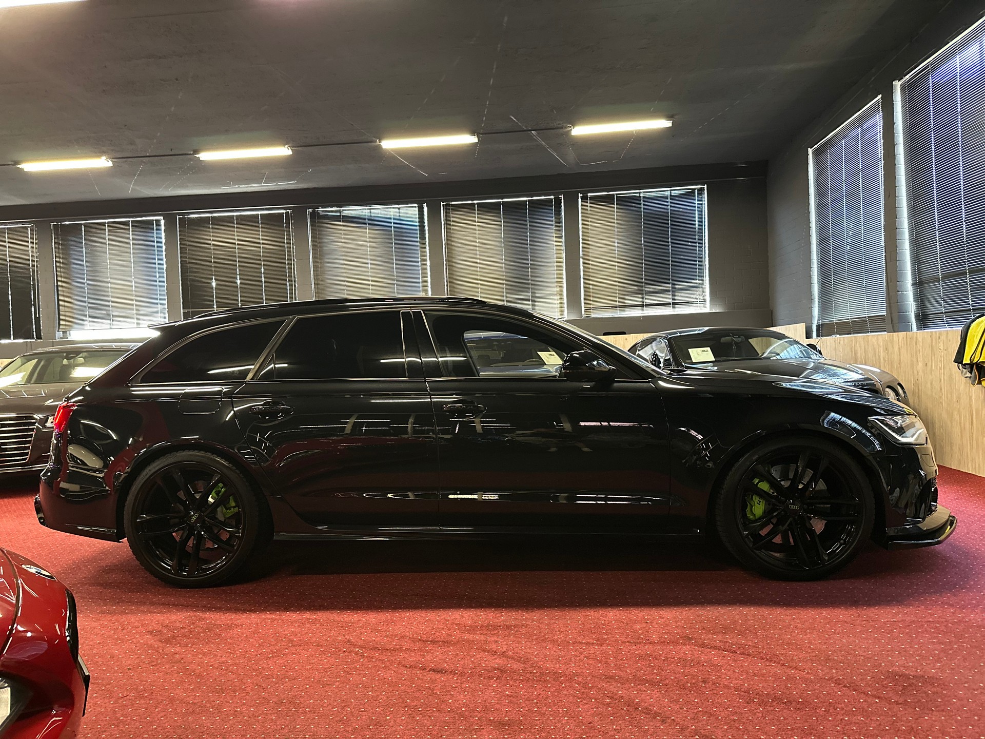 AUDI RS6 Avant 4.0 TFSI V8 quattro Tiptronic / ** Frisch ab MFK & Service **-image-7