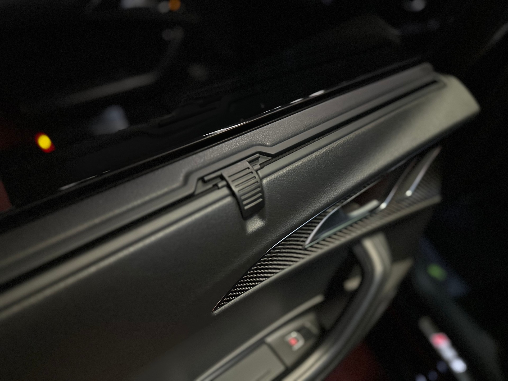 AUDI RS6 Avant 4.0 TFSI V8 quattro Tiptronic / ** Frisch ab MFK & Service **-image-24
