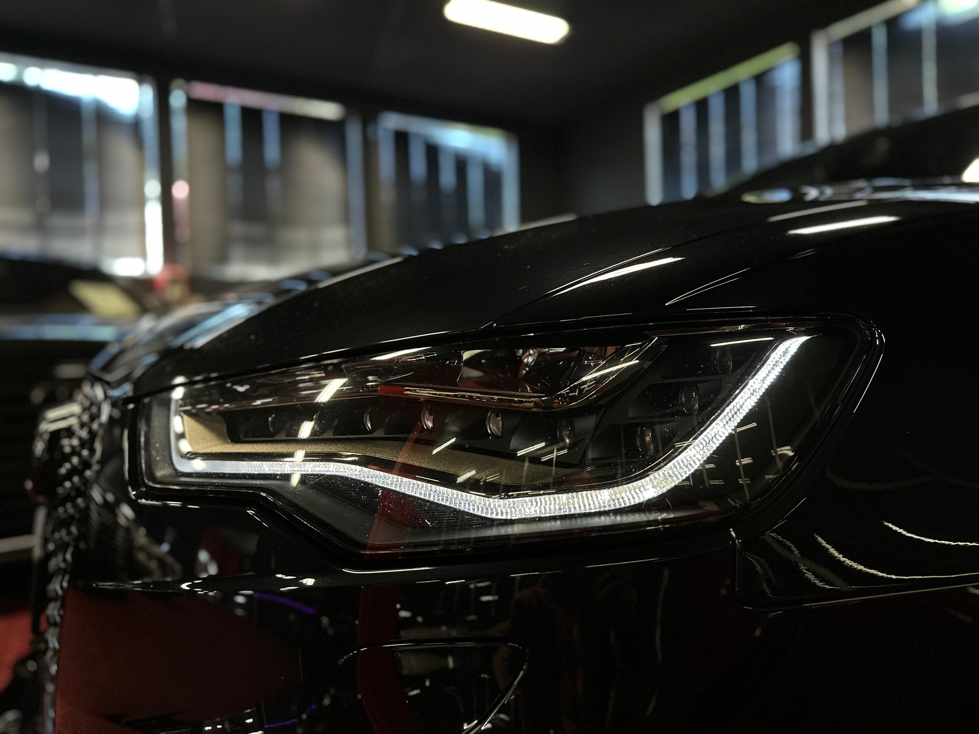 AUDI RS6 Avant 4.0 TFSI V8 quattro Tiptronic / ** Frisch ab MFK & Service **-image-12