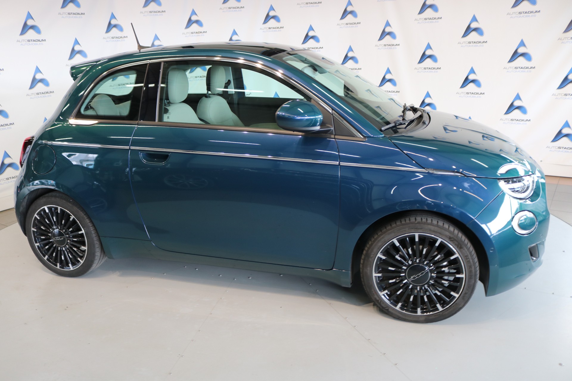 FIAT 500 electric 87 kW La Prima-image-24
