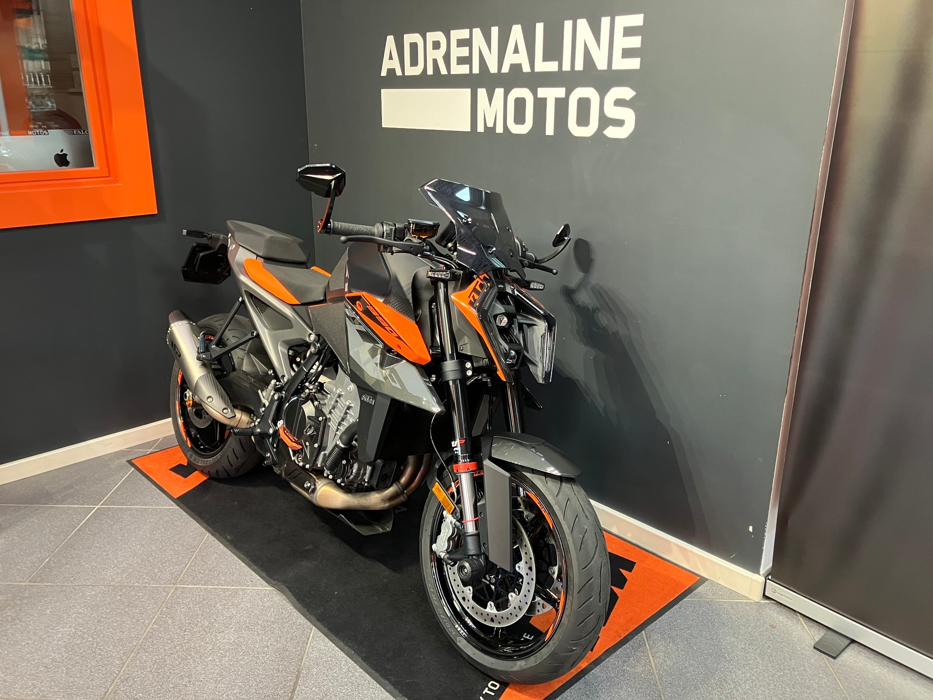 KTM 990 Duke-image-2