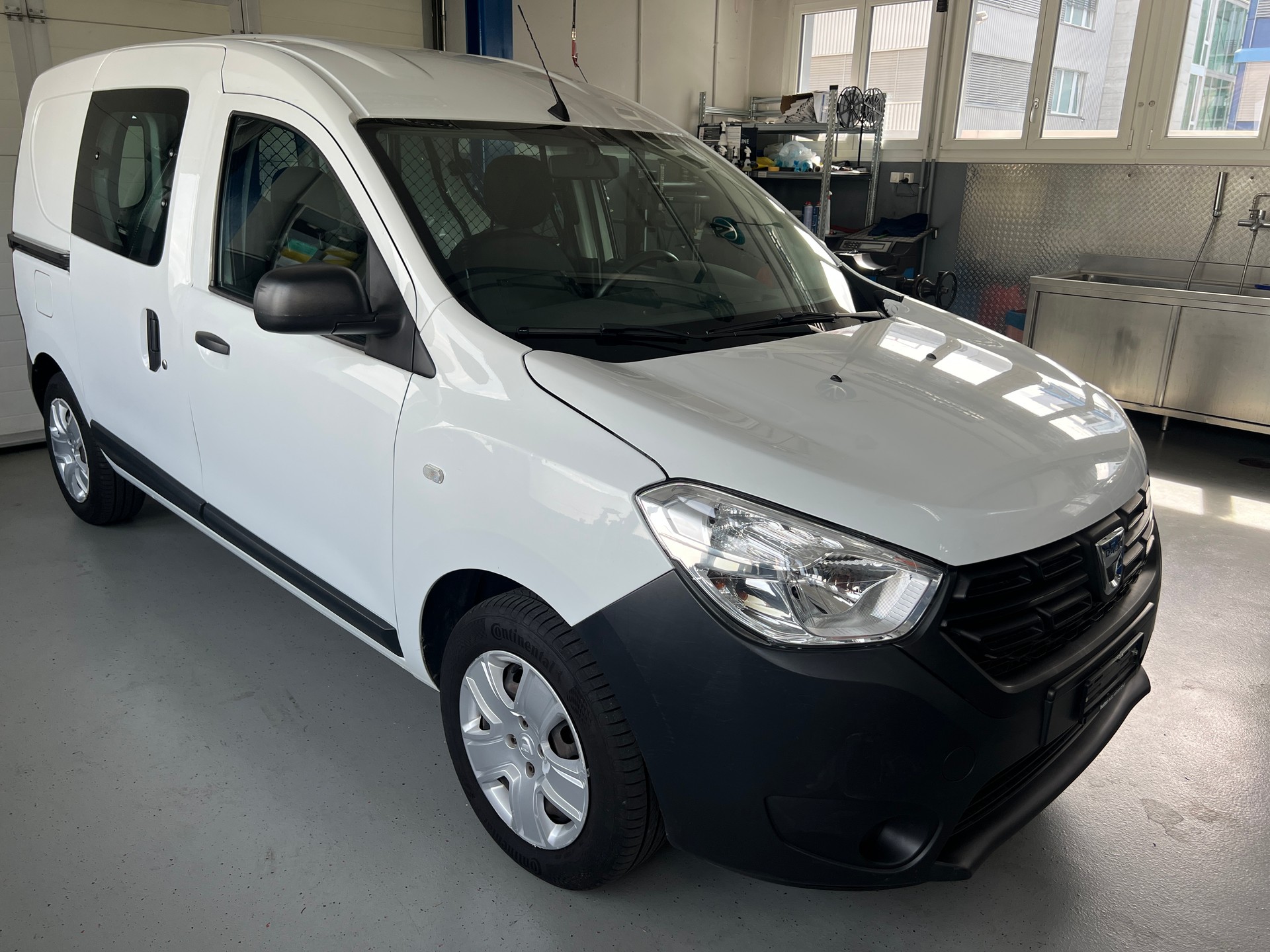 DACIA Dokker Van TCe 115 S&S Ambiance-image-1