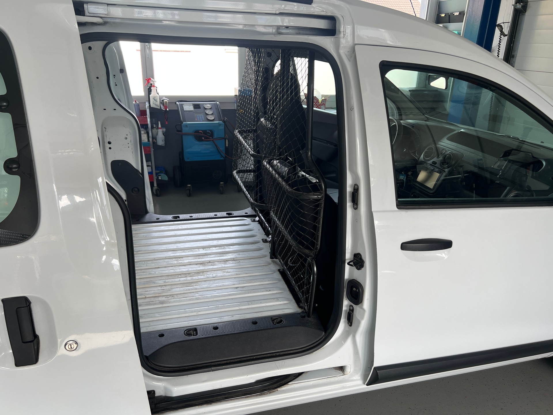 DACIA Dokker Van TCe 115 S&S Ambiance-image-8