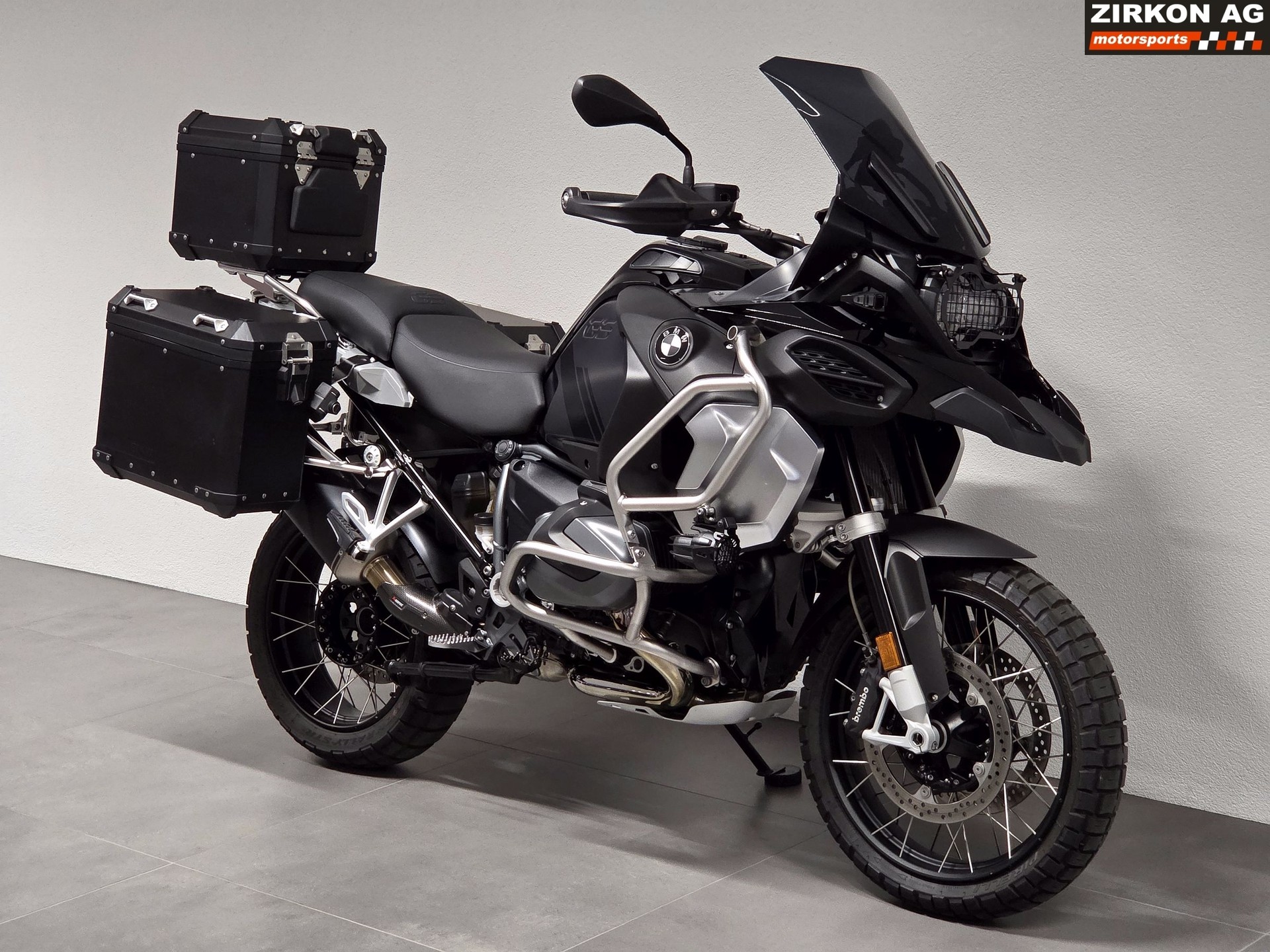 BMW R 1250 GS Adventure Triple Black | Akrapovic-image-2