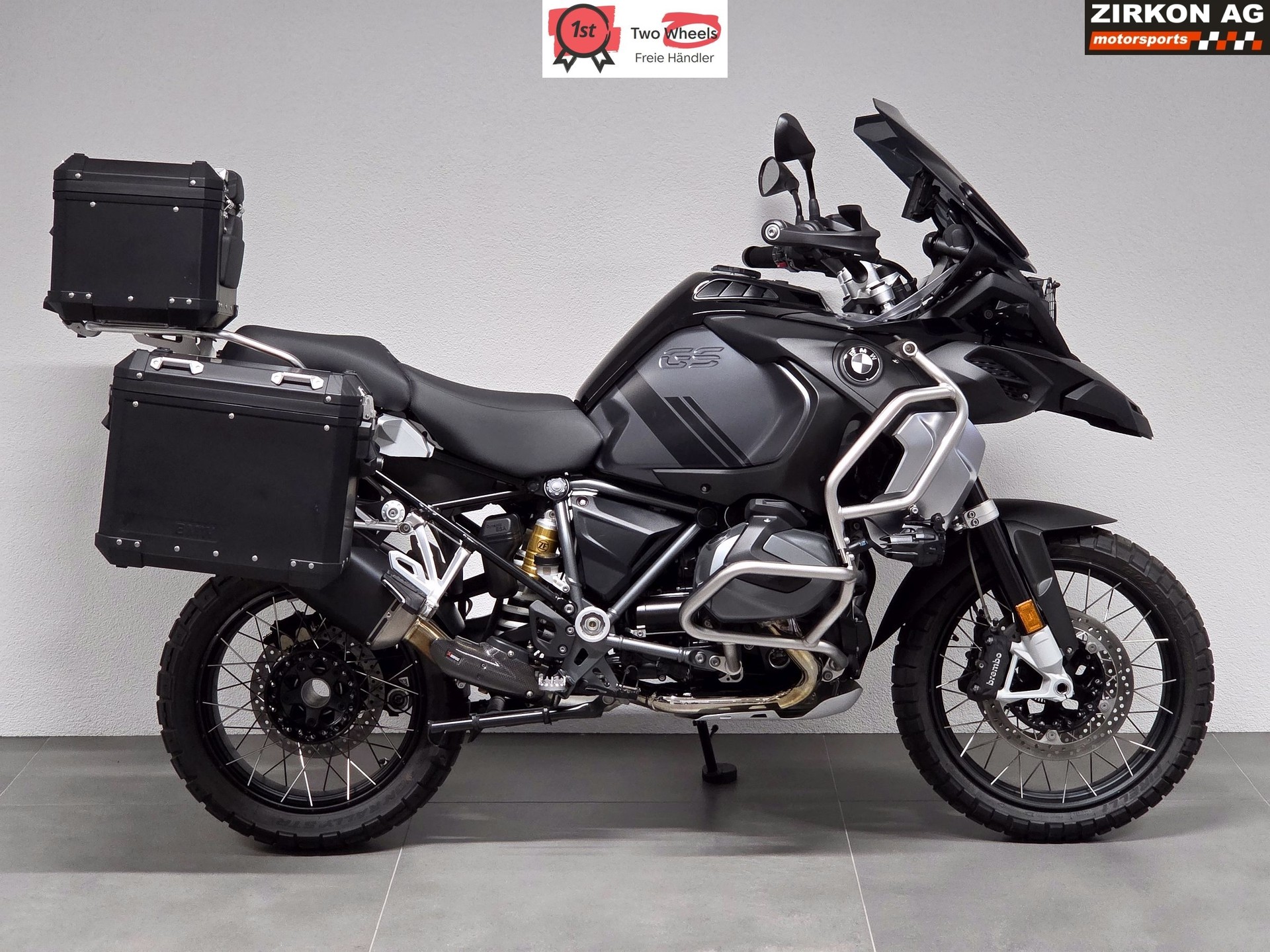 BMW R 1250 GS Adventure Triple Black | Akrapovic-image-0