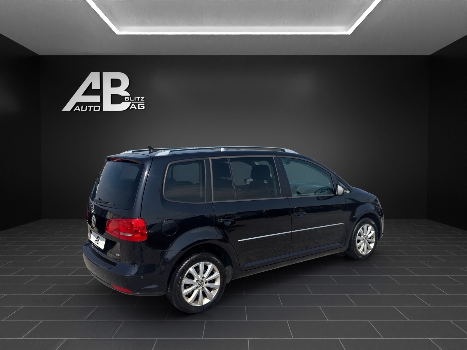 VW Touran 1.4 TSI Highline DSG * 7- Plätzer *-image-4