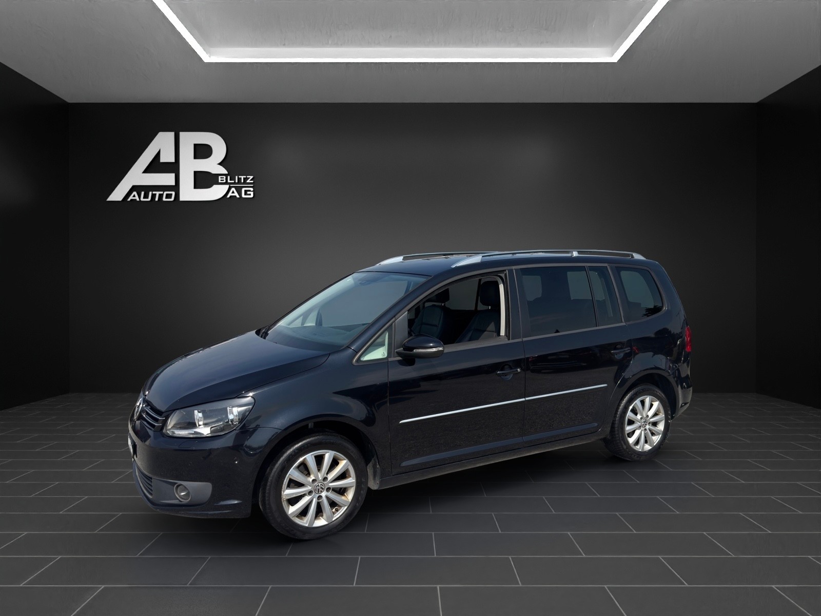 VW Touran 1.4 TSI Highline DSG * 7- Plätzer *-showroom-element-1