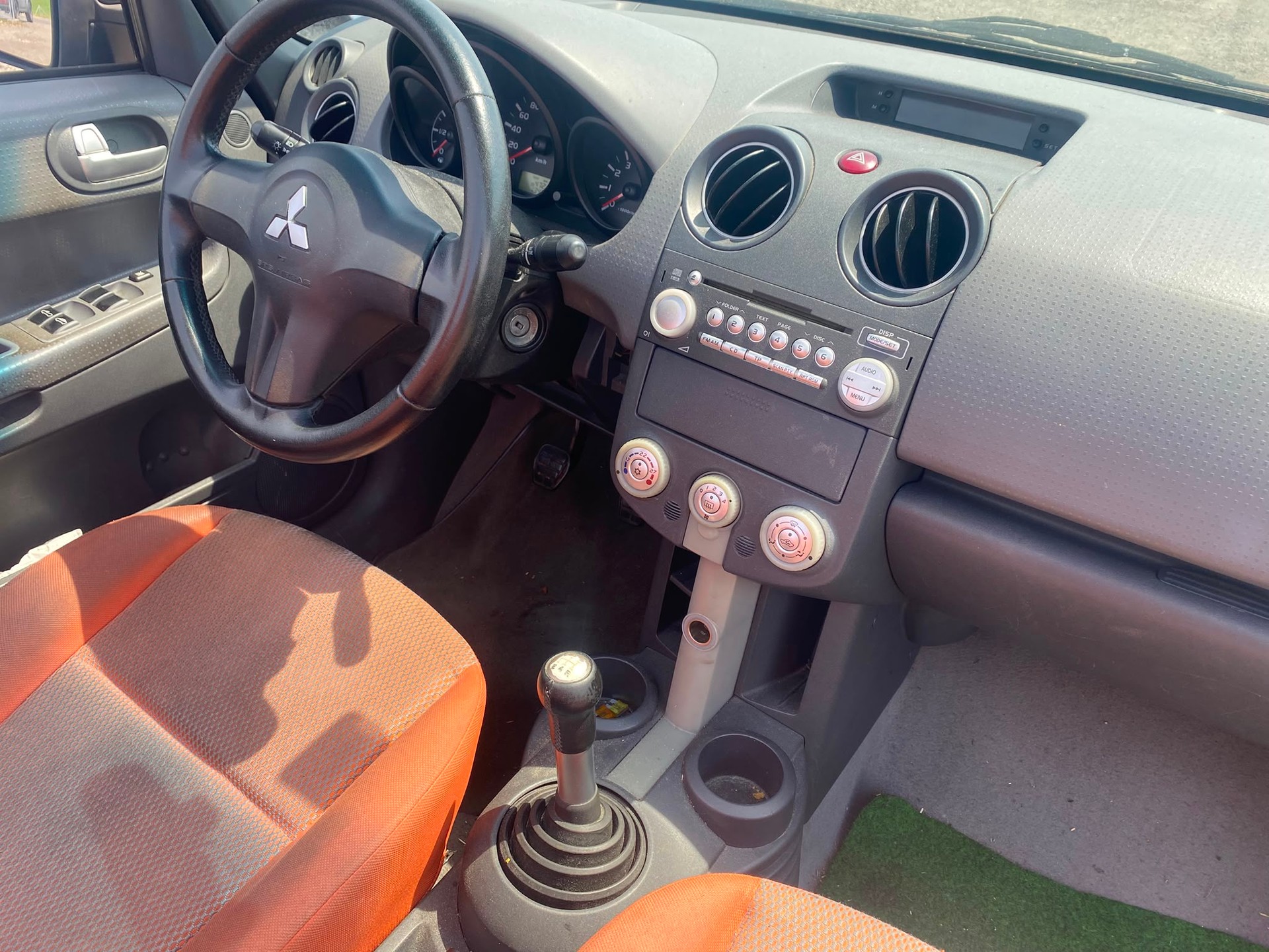 MITSUBISHI Colt Cabriolet 1.5 16V Invite-image-10