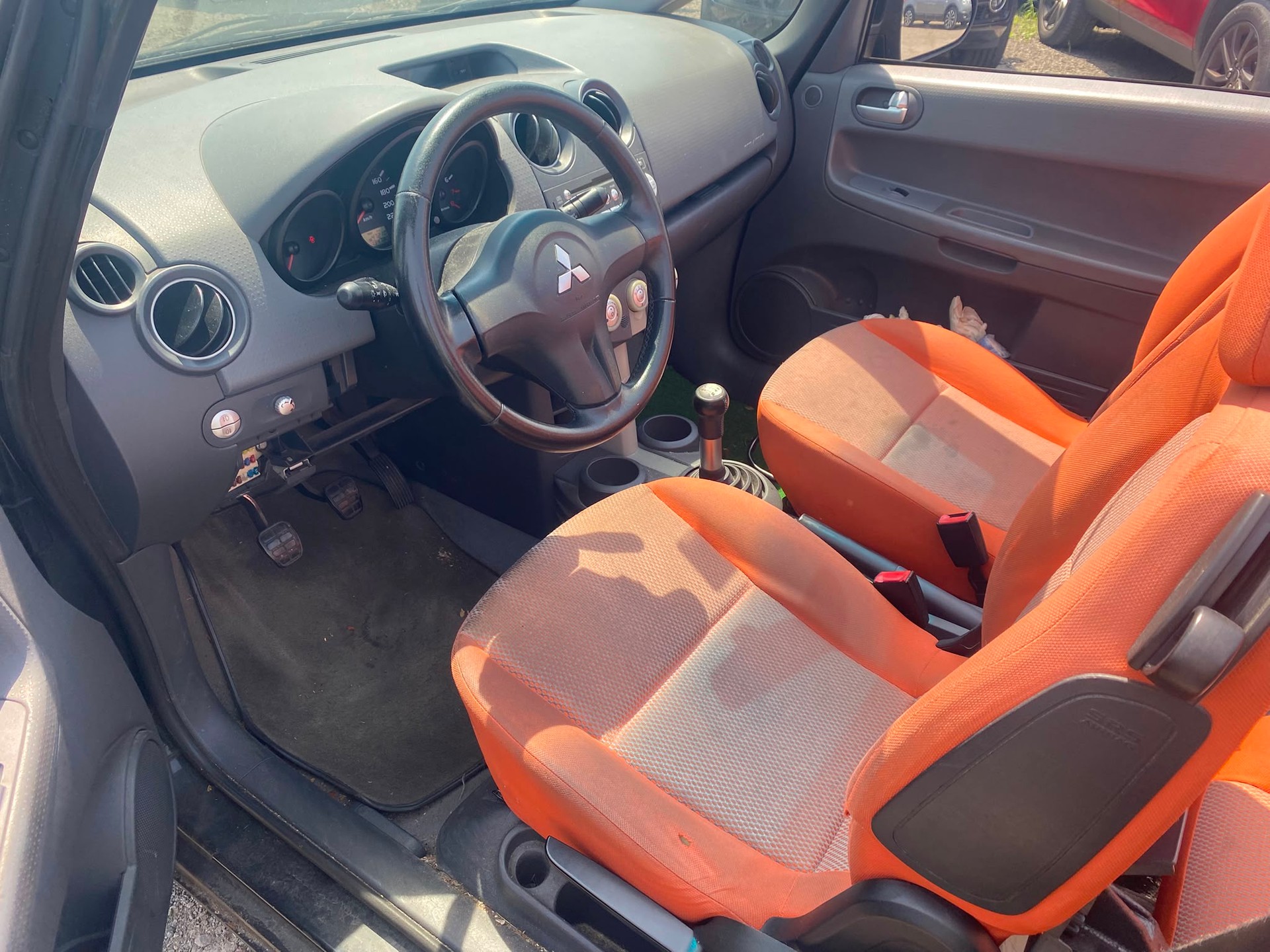 MITSUBISHI Colt Cabriolet 1.5 16V Invite-image-13