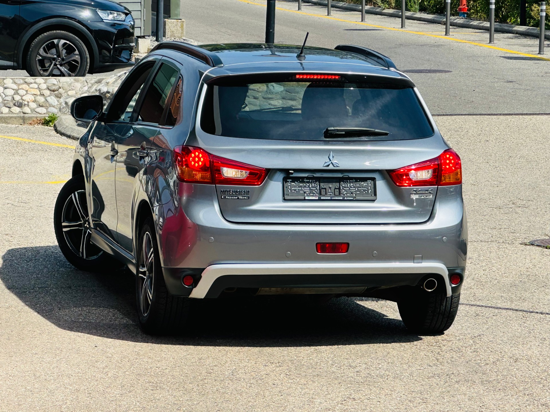 MITSUBISHI ASX 1.8 DID Sport 4WD-image-5