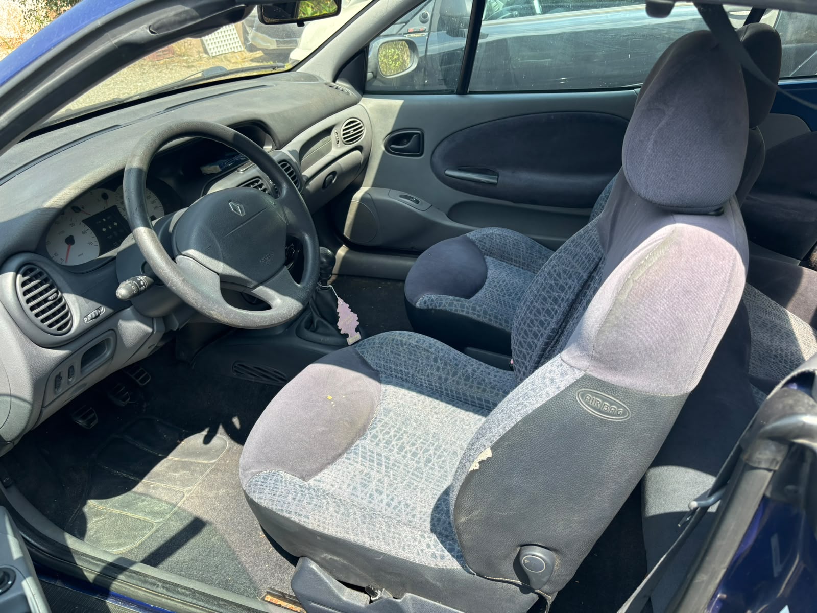 RENAULT Mégane 1.6 16V Dynamique-image-1