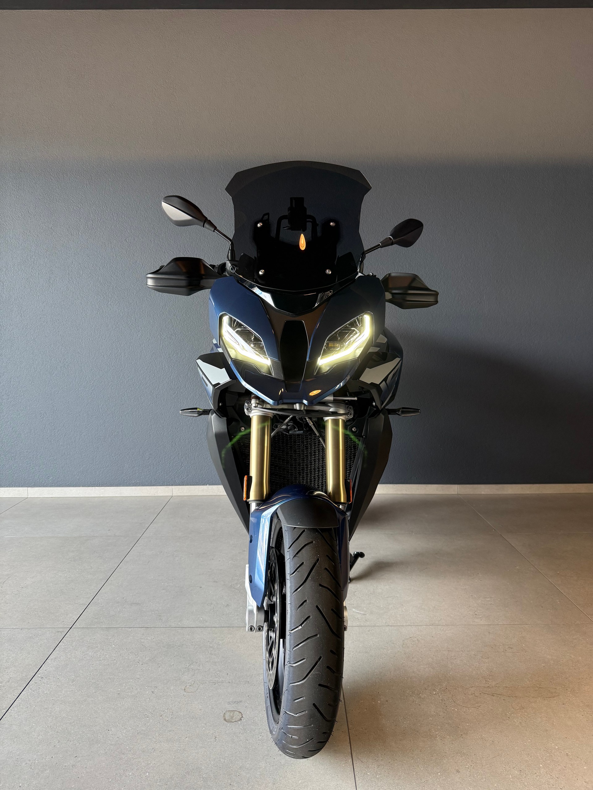 BMW S 1000 XR-image-2