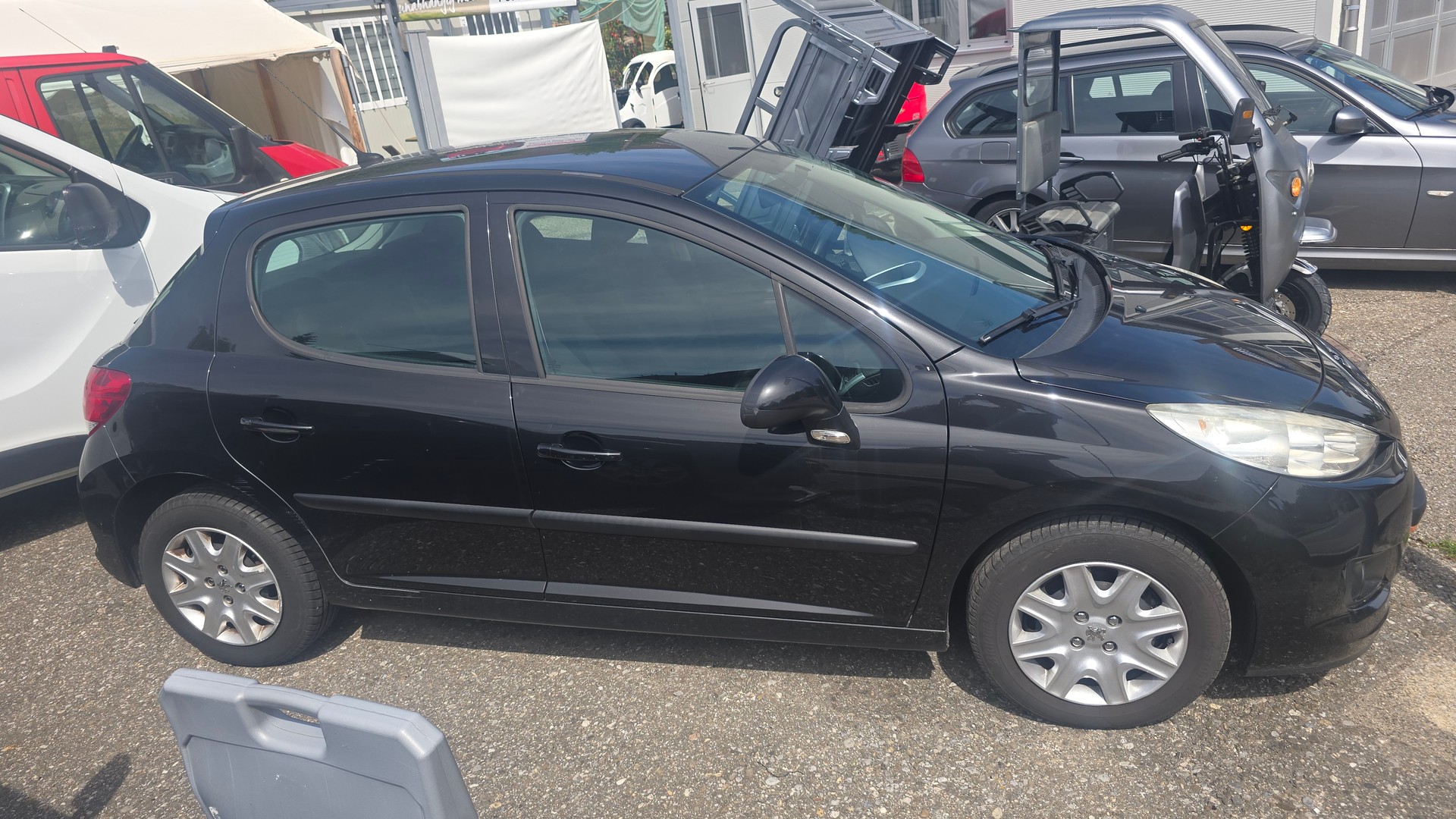 PEUGEOT 207 1.4 16V Trendy Clim-image-11
