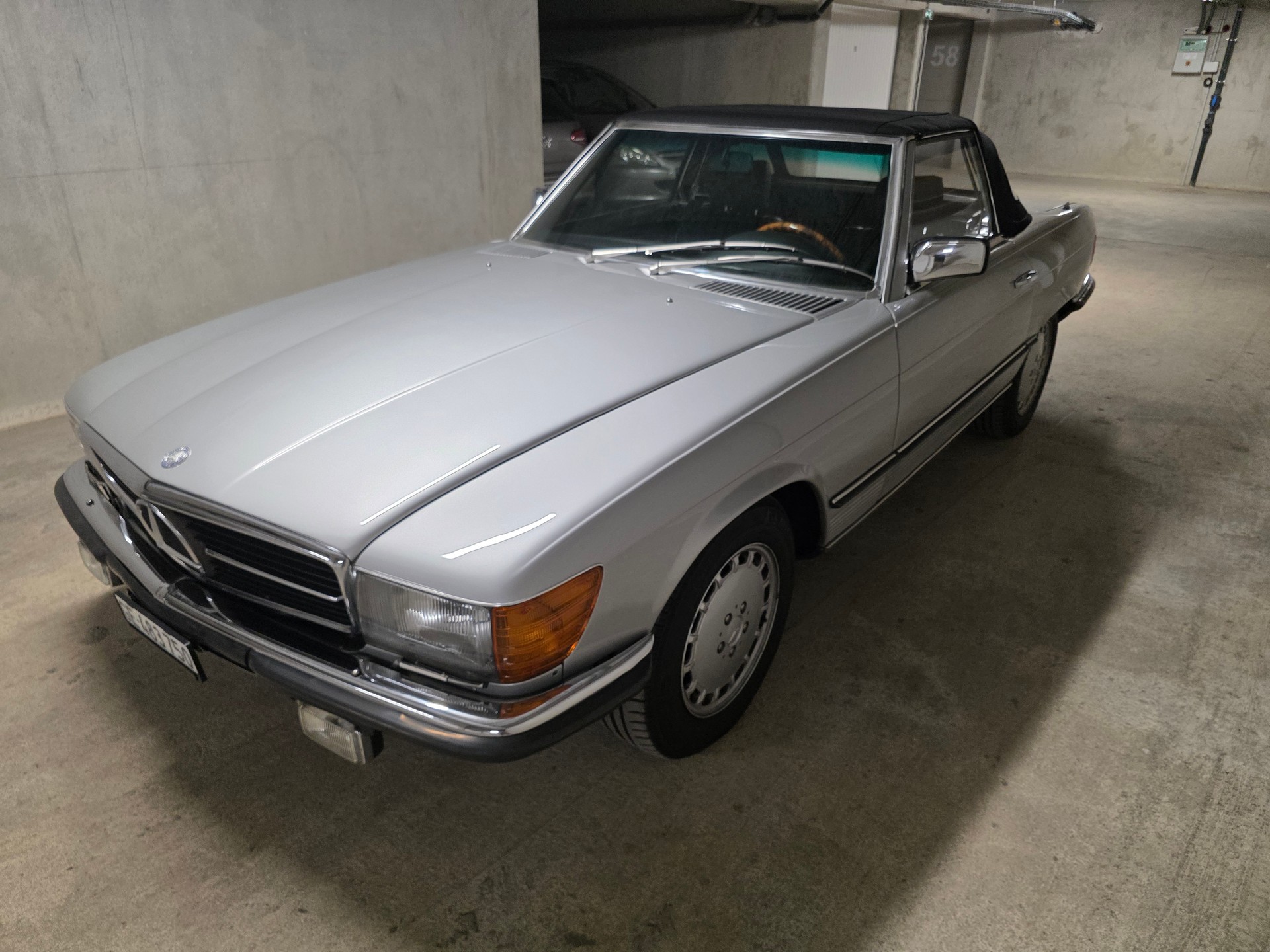 MERCEDES-BENZ SL280 R107-image-1