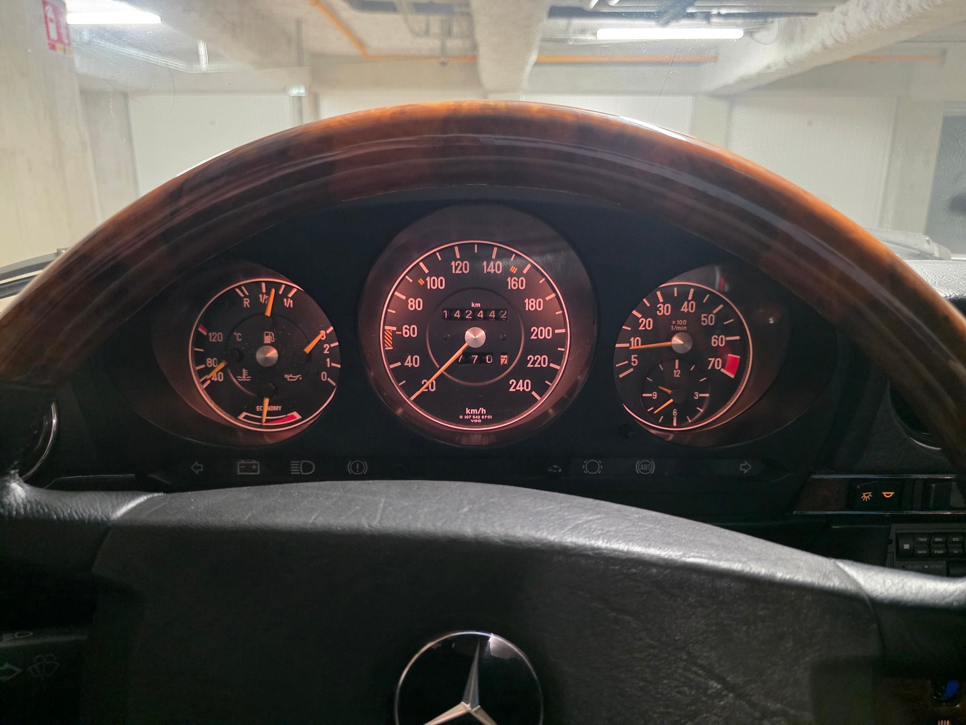 MERCEDES-BENZ SL280 R107-image-6