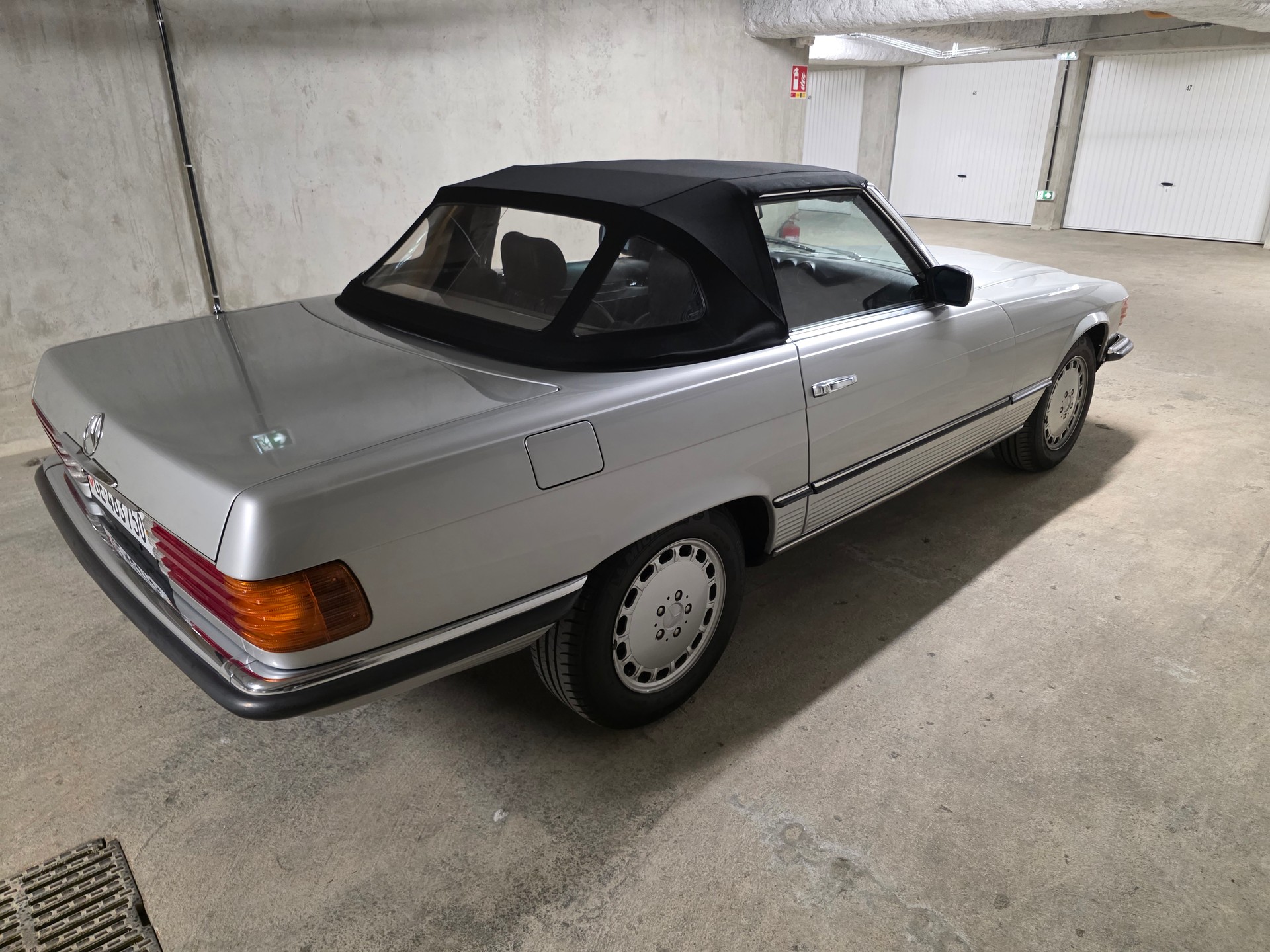 MERCEDES-BENZ SL280 R107-image-2