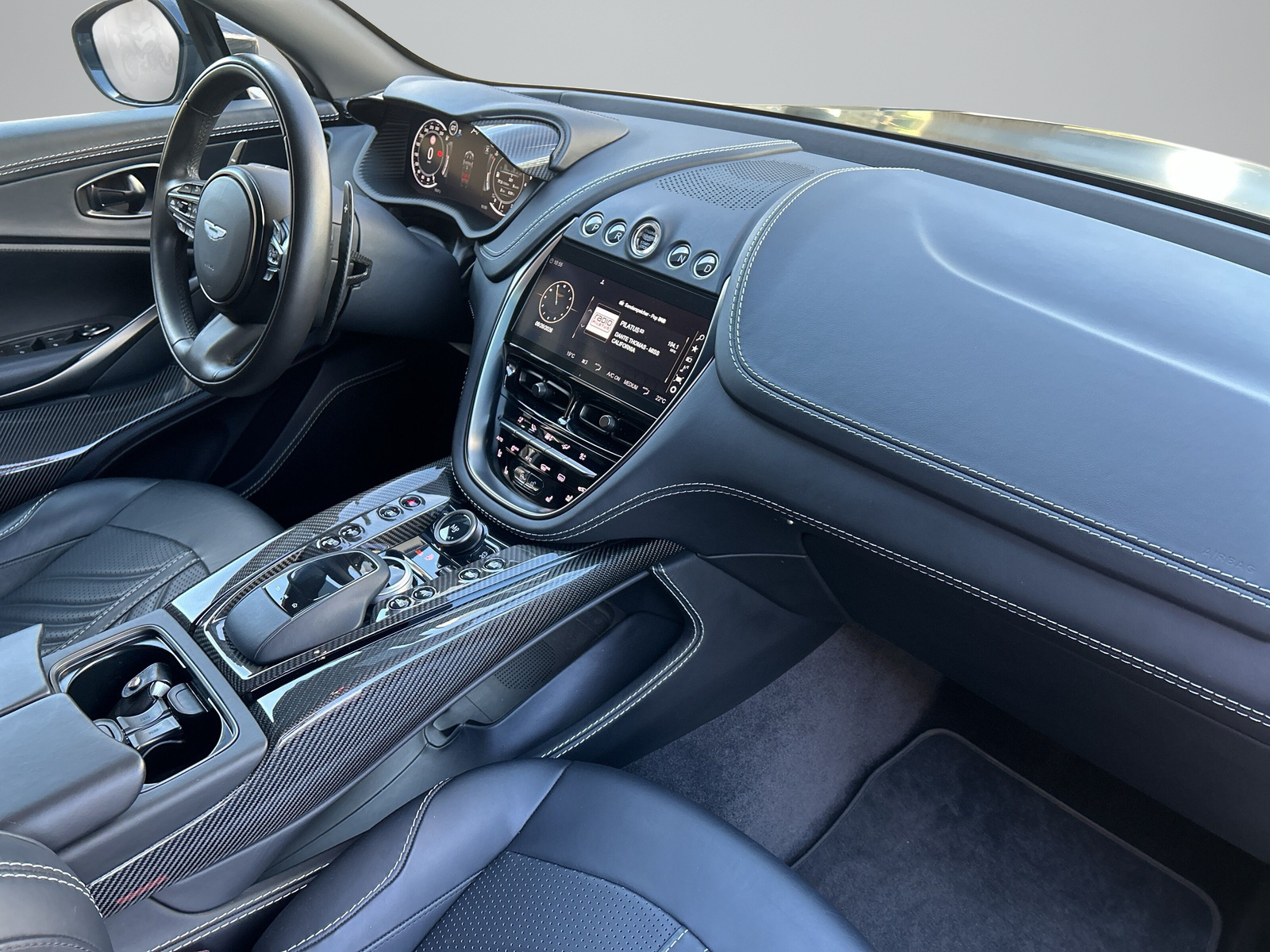 ASTON MARTIN 707 4.0 V8 Bi-Turbo -Schweizer Auslieferung-aus erster Hand-image-6