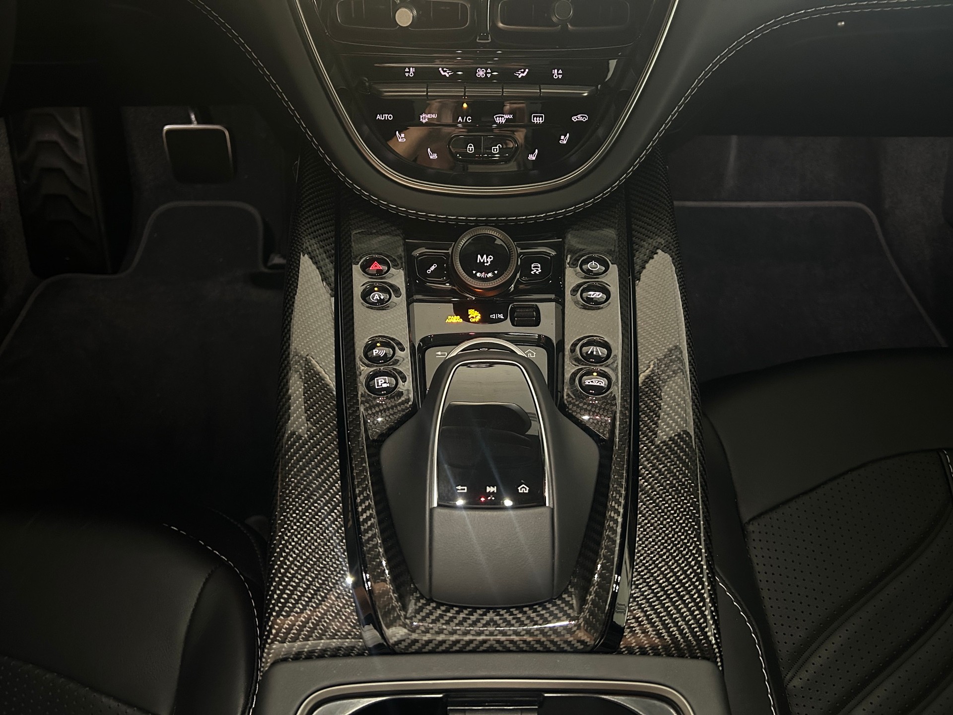 ASTON MARTIN 707 4.0 V8 Bi-Turbo -Schweizer Auslieferung-aus erster Hand-image-8