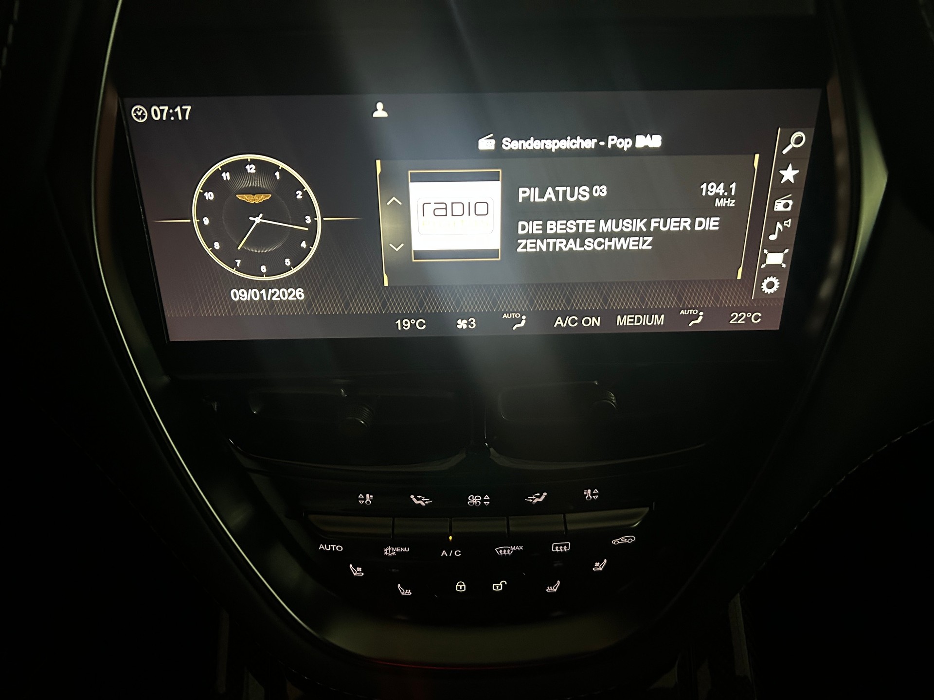 ASTON MARTIN 707 4.0 V8 Bi-Turbo -Schweizer Auslieferung-aus erster Hand-image-14