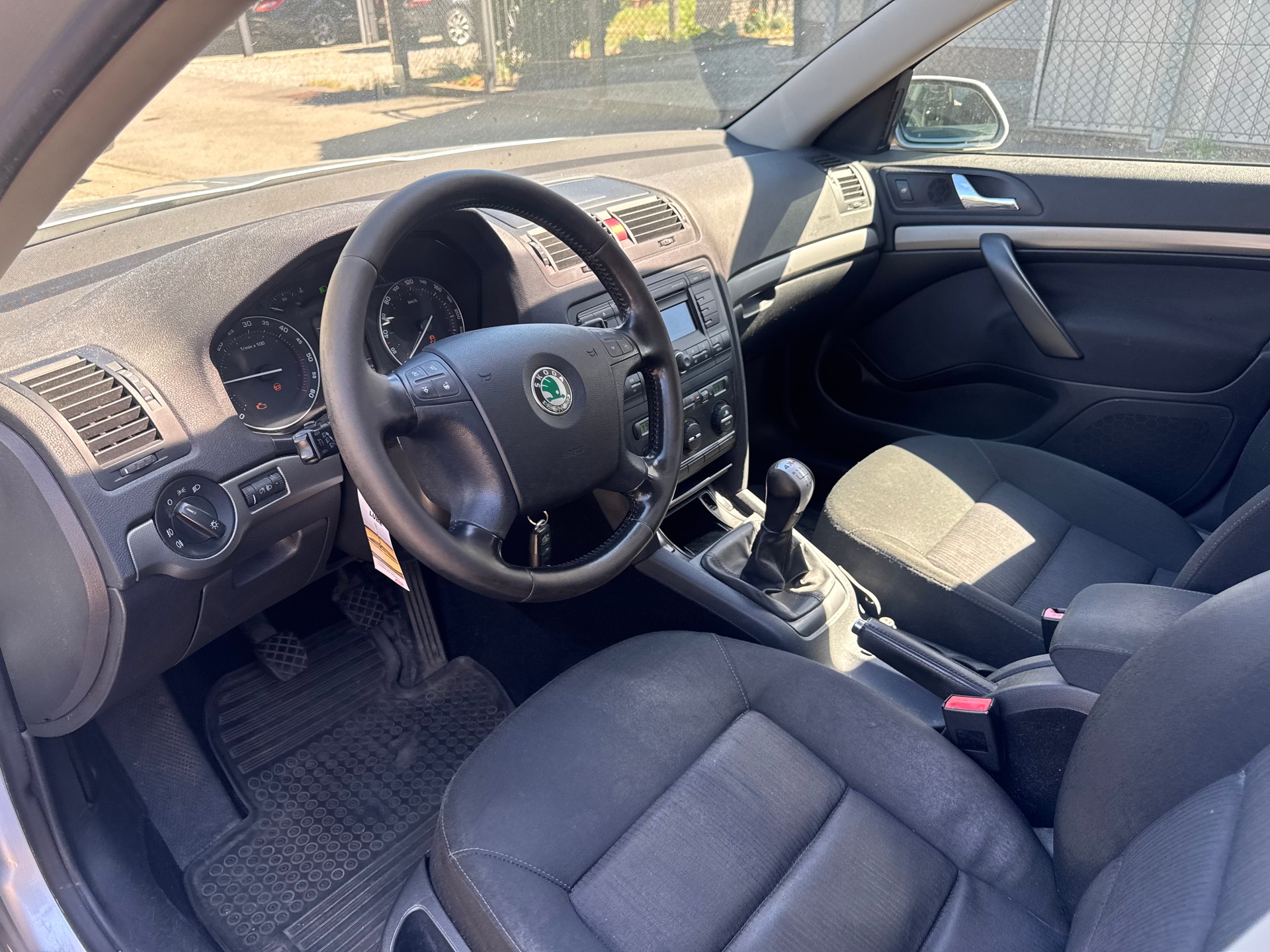 SKODA Octavia 1.9 TDI Adventure 4x4-image-7
