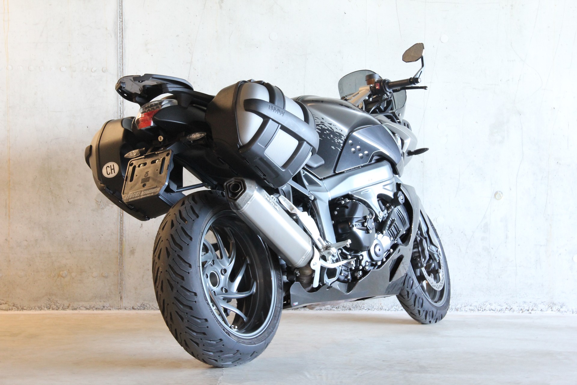 BMW K 1300 R CARBON EDITION-image-3