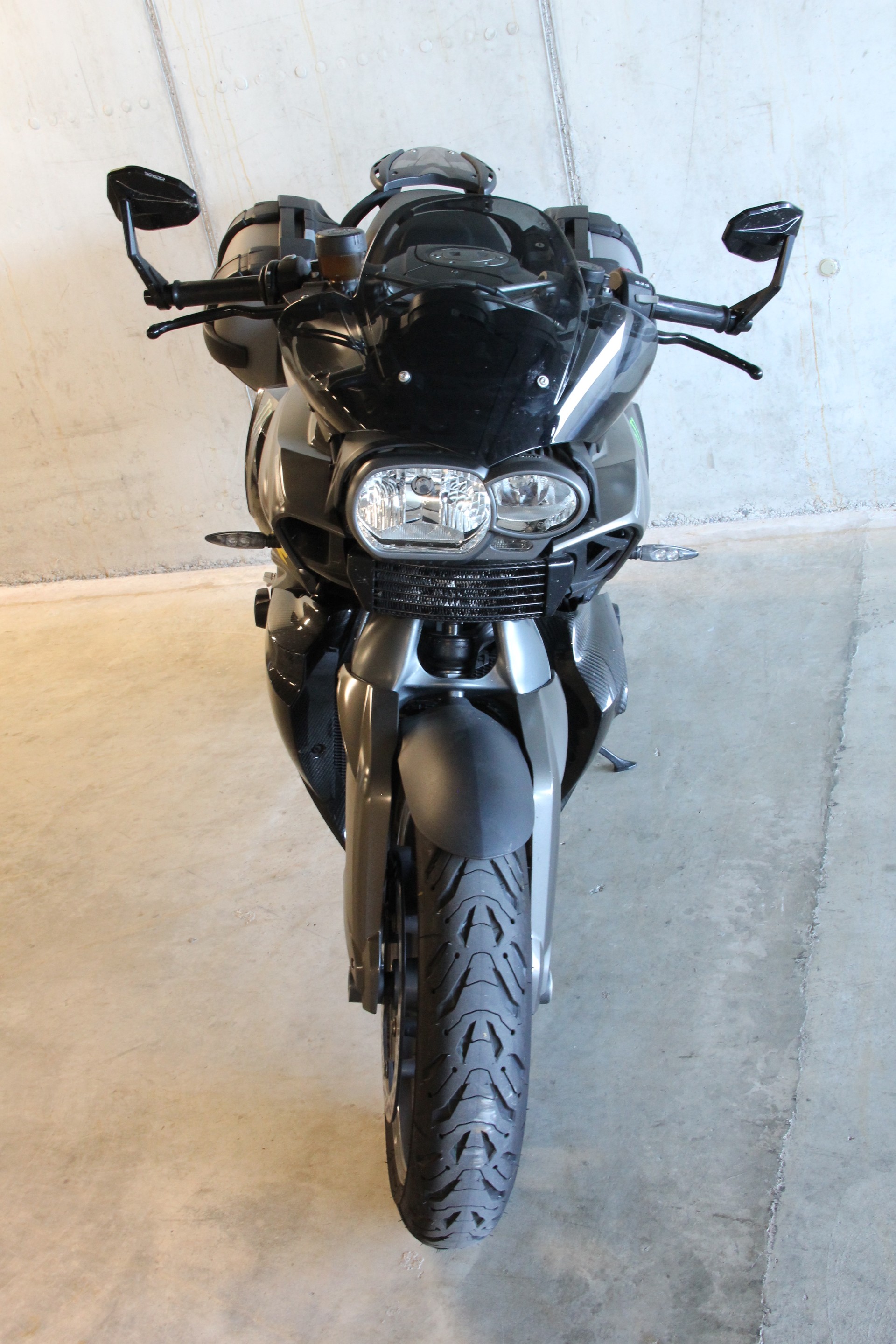 BMW K 1300 R CARBON EDITION-image-10