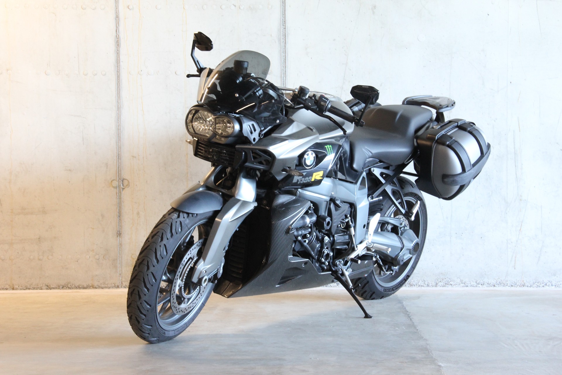 BMW K 1300 R CARBON EDITION-image-2
