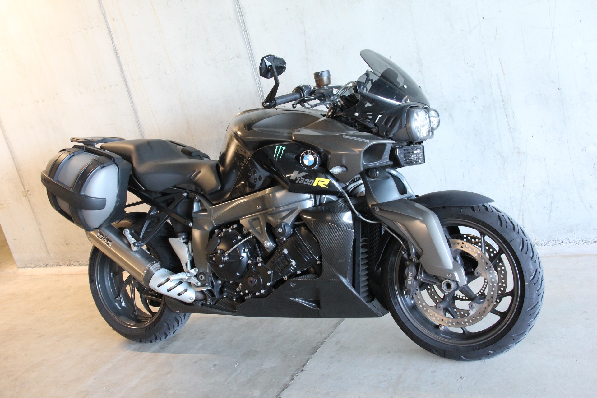 BMW K 1300 R CARBON EDITION-image-8