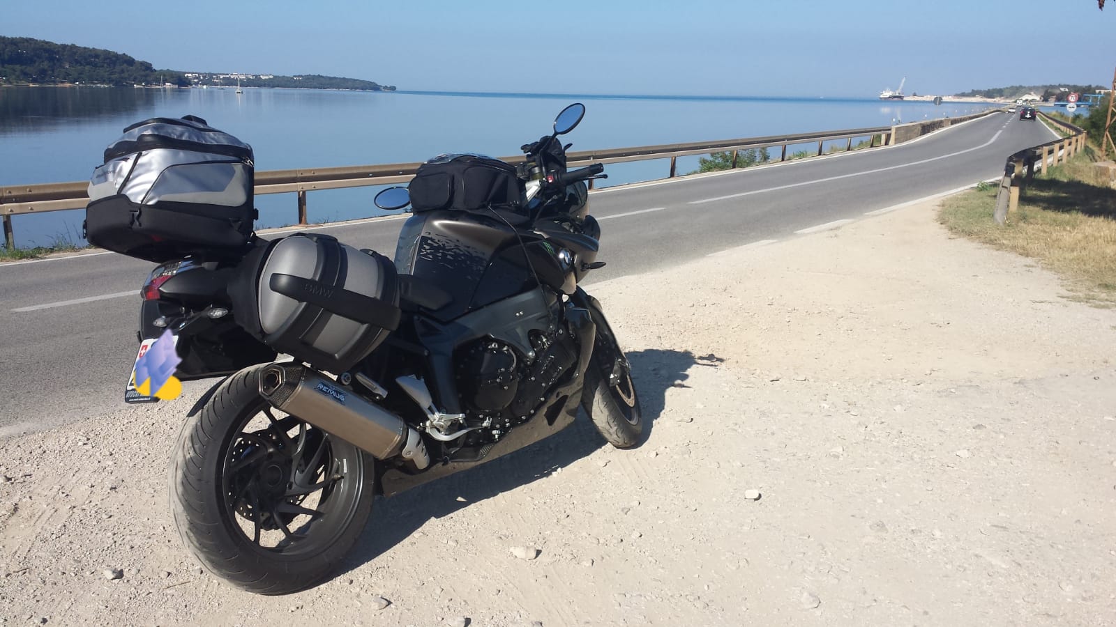 BMW K 1300 R CARBON EDITION-image-1