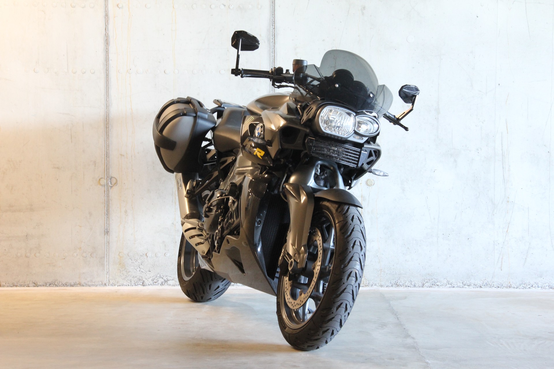 BMW K 1300 R CARBON EDITION-image-4