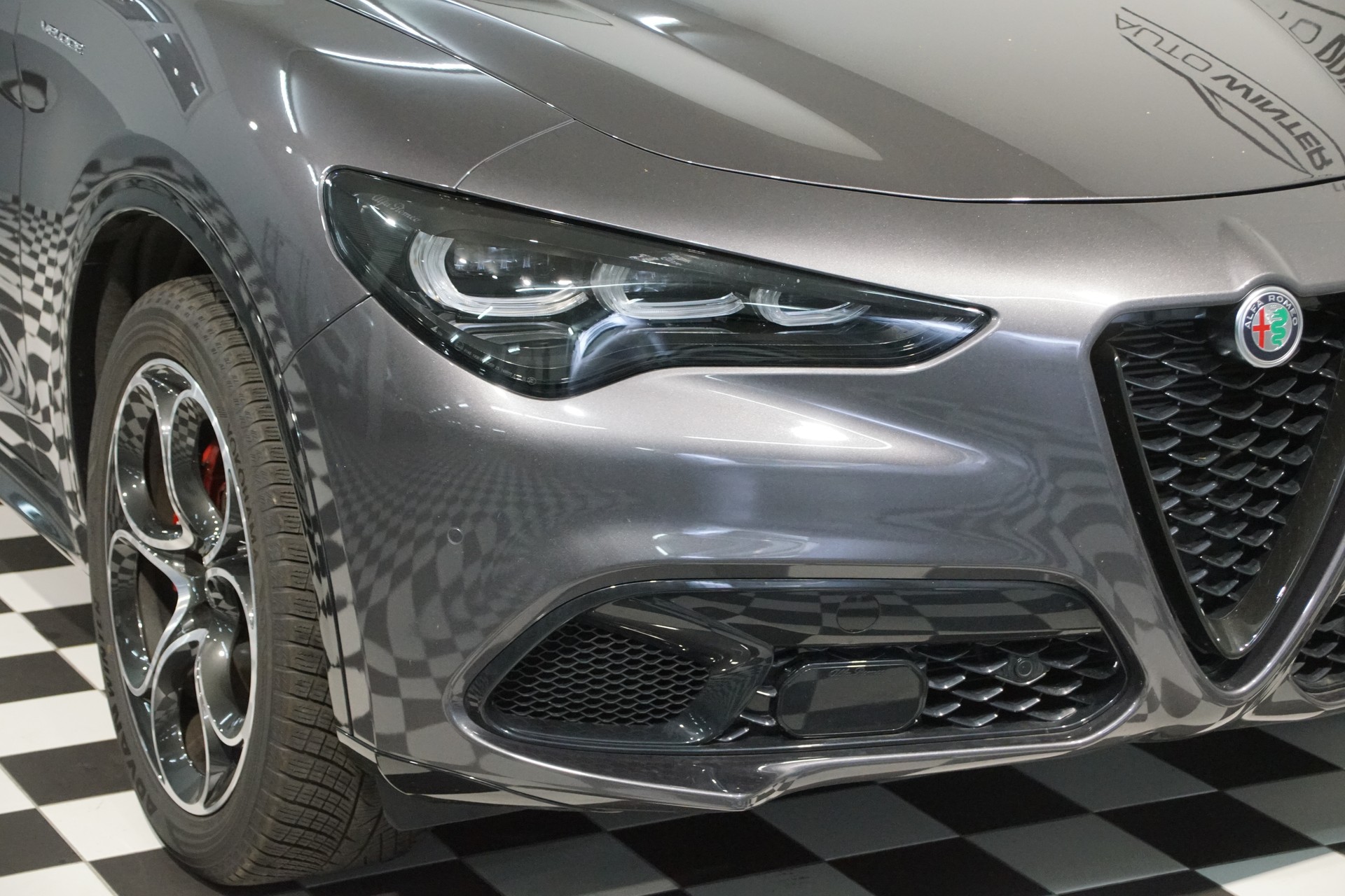 ALFA ROMEO Stelvio 2.0 Veloce Q4 AT8 + SKY swiss-showroom-element-3