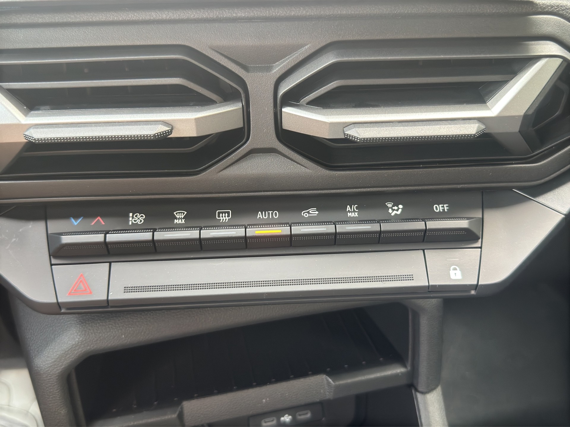 DACIA Duster HEV 140 Journey Safety Aut.-image-21