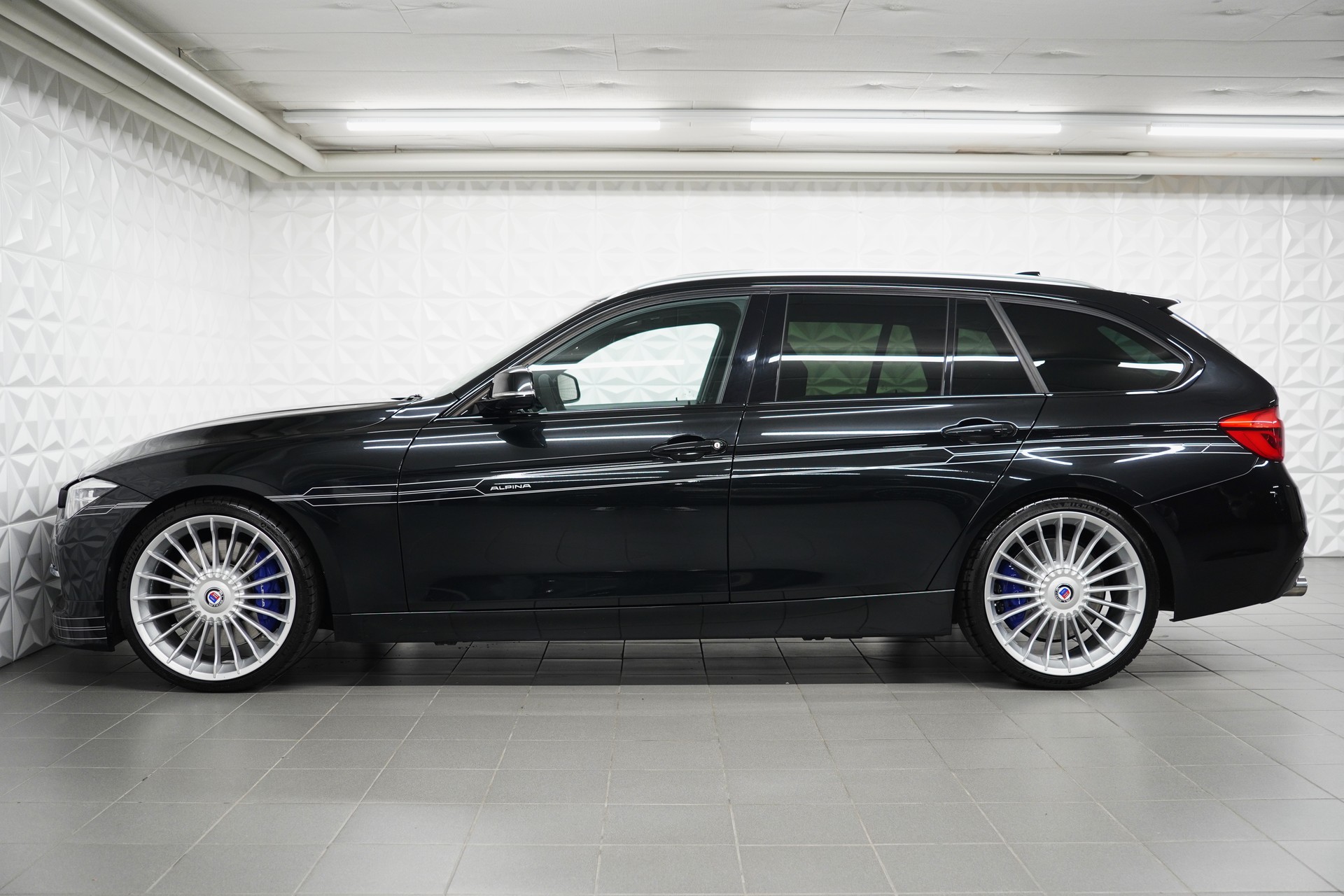 BMW-ALPINA B3 BiTurbo Touring 3.0 xDrive Switch-Tronic-showroom-element-1