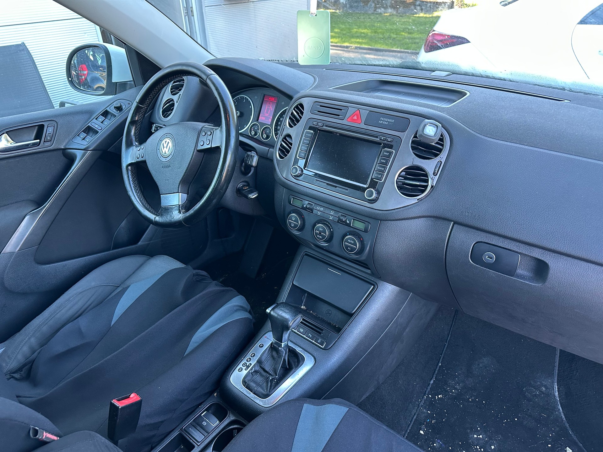 VW Tiguan 2.0 TDI Sport&Style Tiptronic-image-8