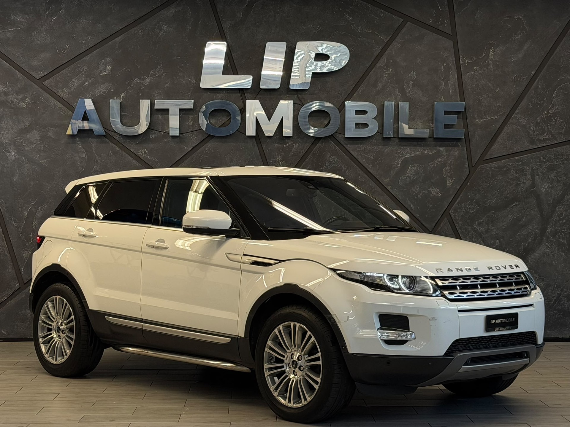 LAND ROVER Range Rover Evoque 2.0 Si4 Pure AT6-showroom-element-2