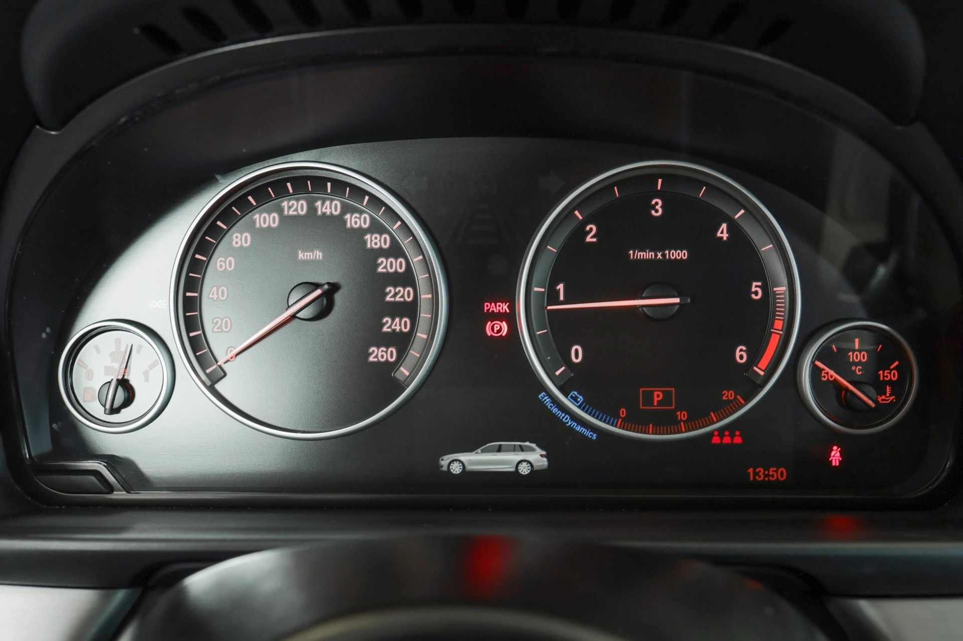 BMW 520d Touring xDrive Luxury Line Steptronic Navigation Professional • Hayon électrique • Caméra de recul-image-11
